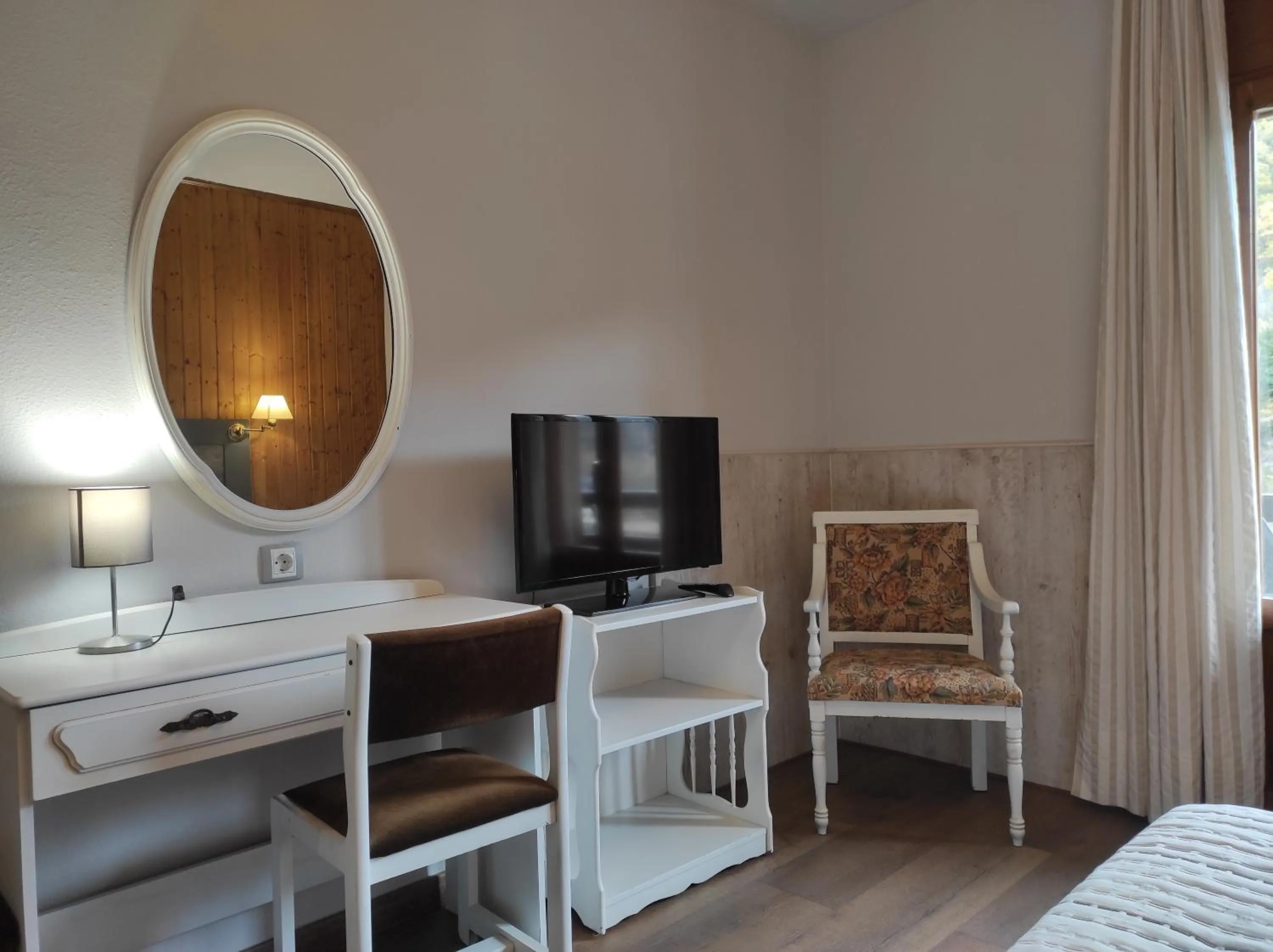 Property building, Bed in SNÖ Hotel Bielsa