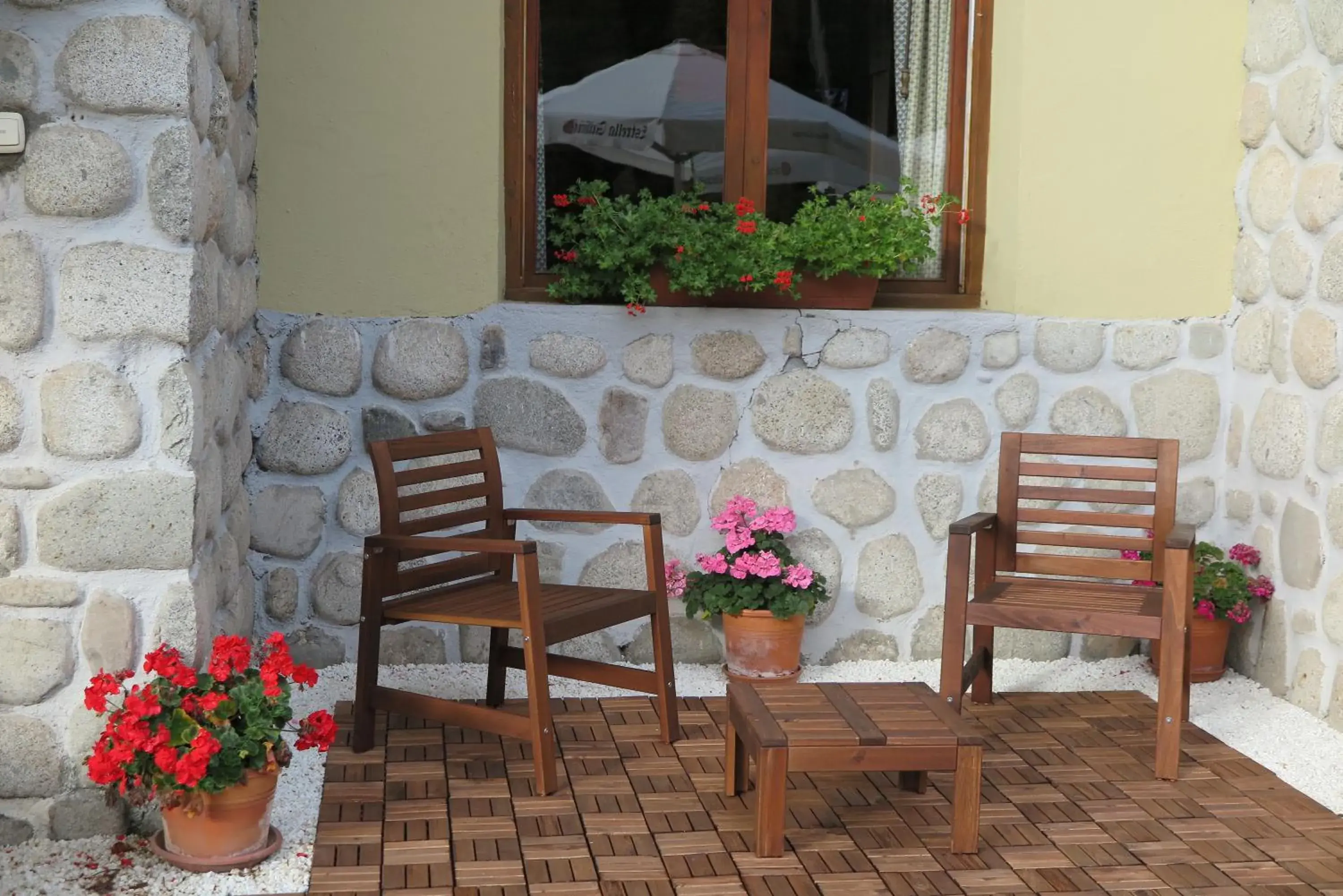 Facade/entrance in SNÖ Hotel Bielsa Facade/entrance in SNÖ Hotel Bielsa