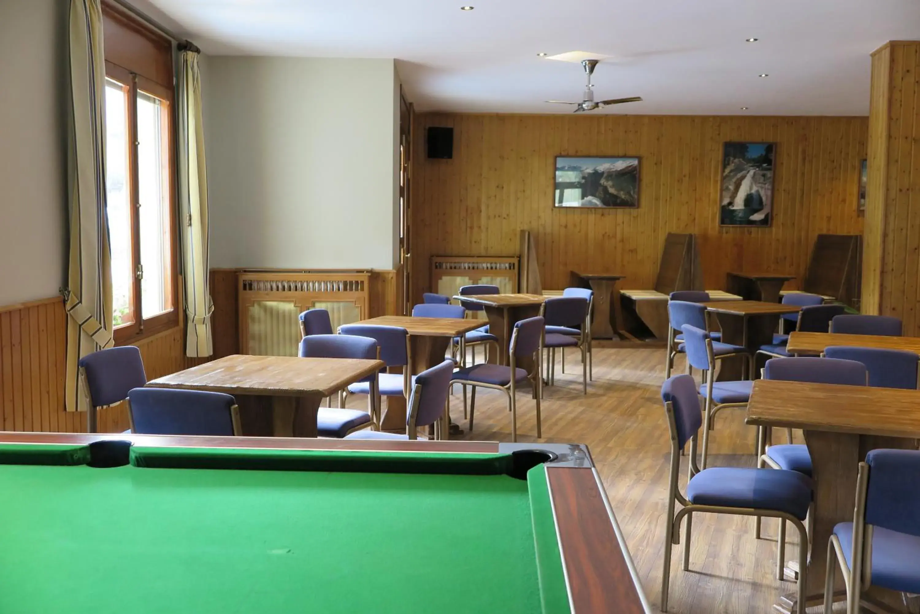 Restaurant/places to eat in SNÖ Hotel Bielsa Restaurant/places to eat in SNÖ Hotel Bielsa