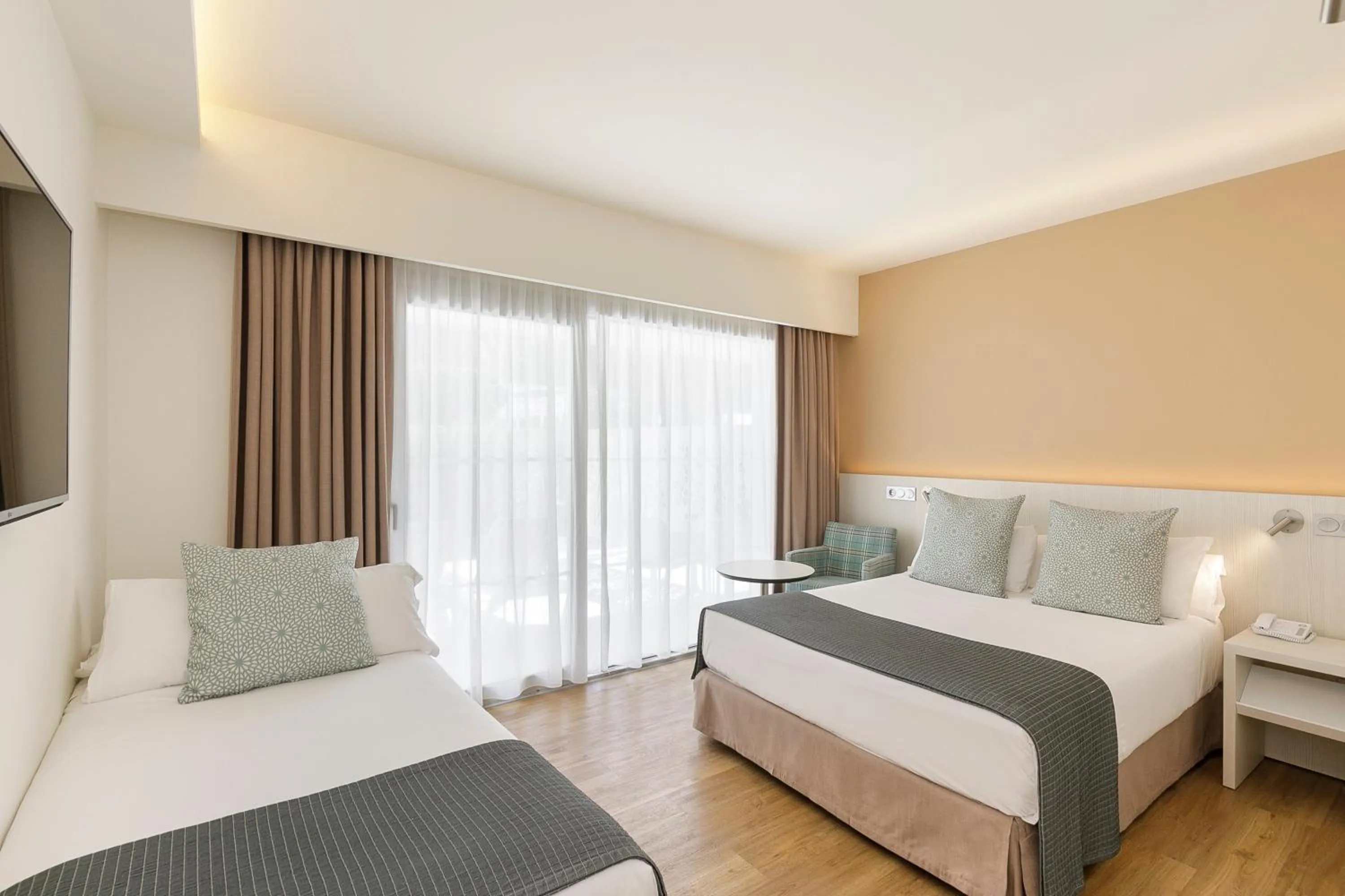 Bed in Sol Torremolinos - Don Pedro