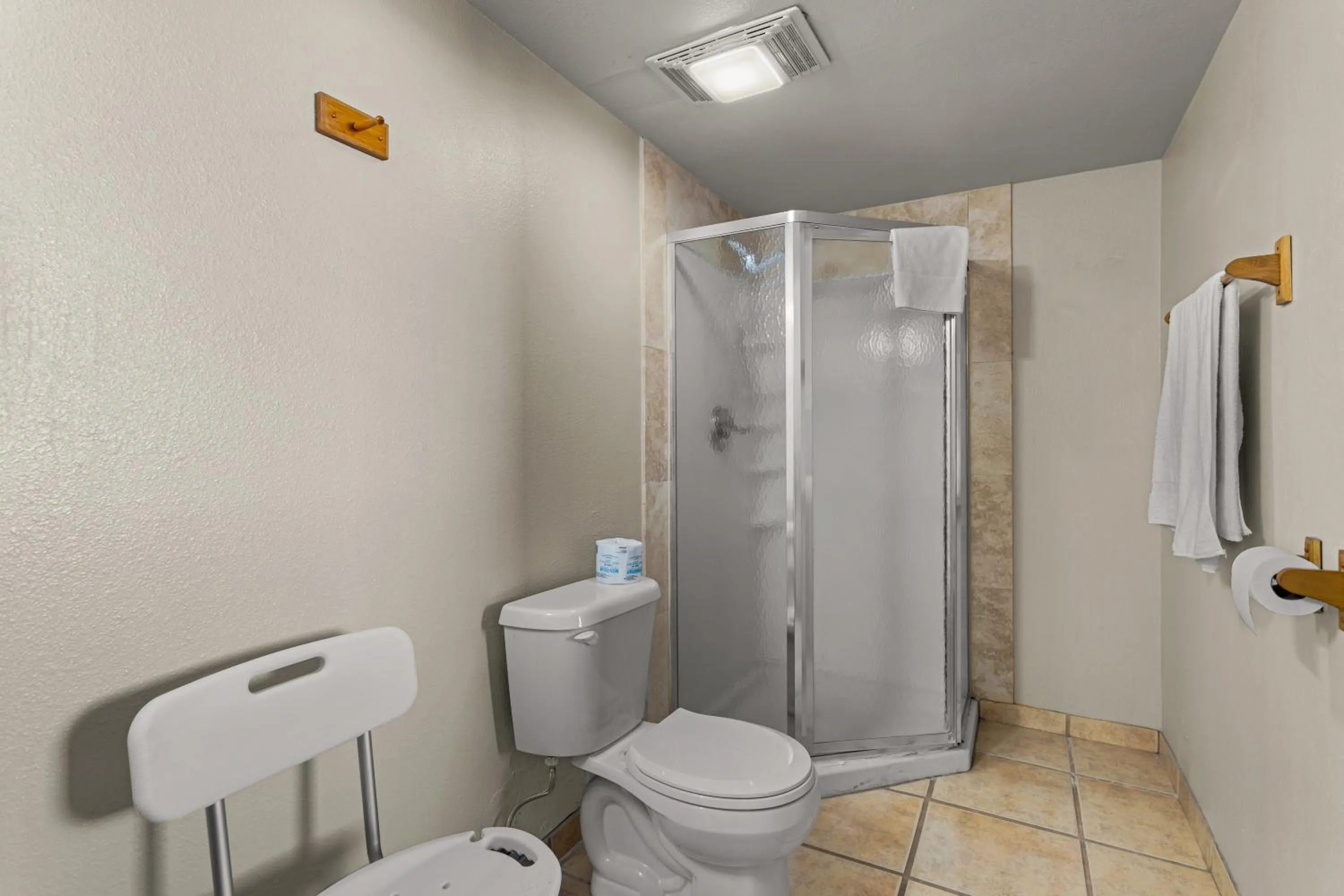 Shower in Americas Best Value Inn Gallup