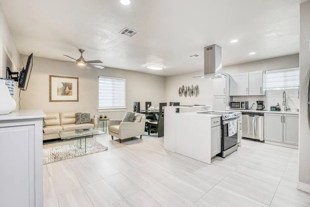 Kitchen or kitchenette in My Cozy Duplex B in the heart of West Side