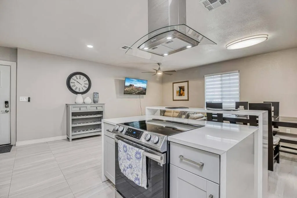 Kitchen or kitchenette in My Cozy Duplex B in the heart of West Side