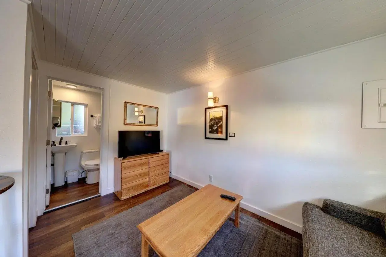 Deluxe Queen Suite in The Seaview Cottages Deluxe Queen Suite in The Seaview Cottages