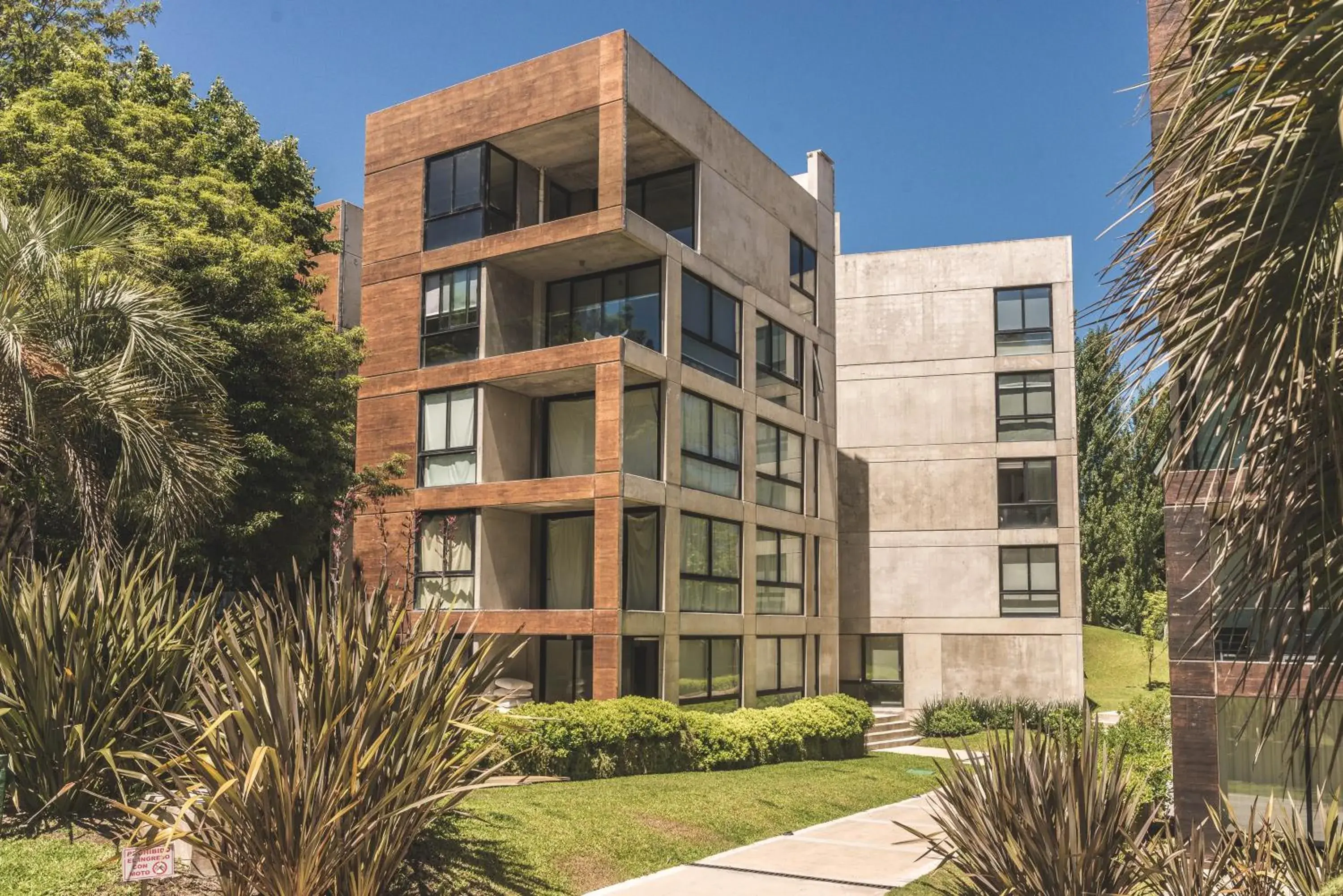 Property building in Be House Suites & Spa Property building in Be House Suites & Spa