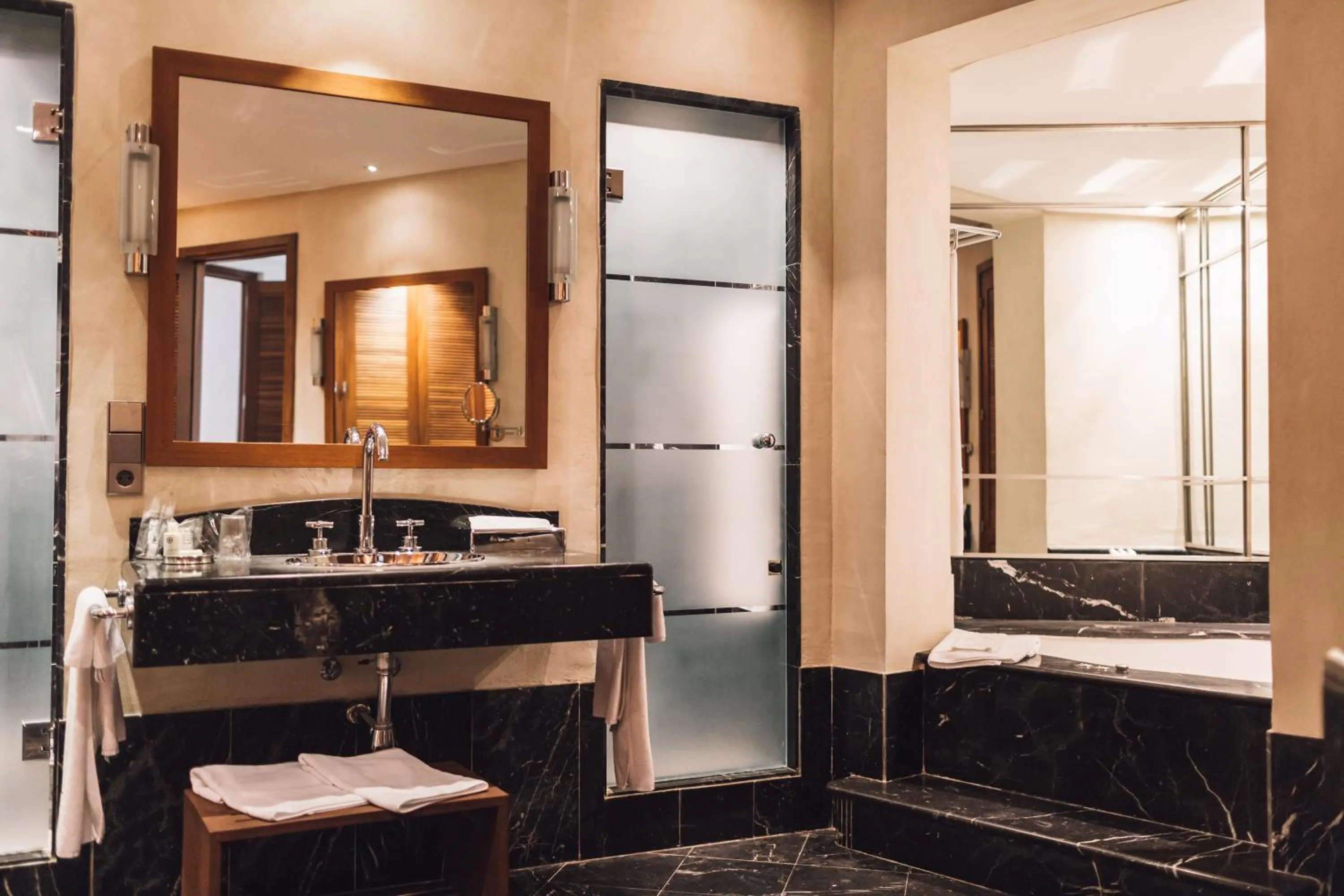 Shower in Rio Real Golf & Hotel