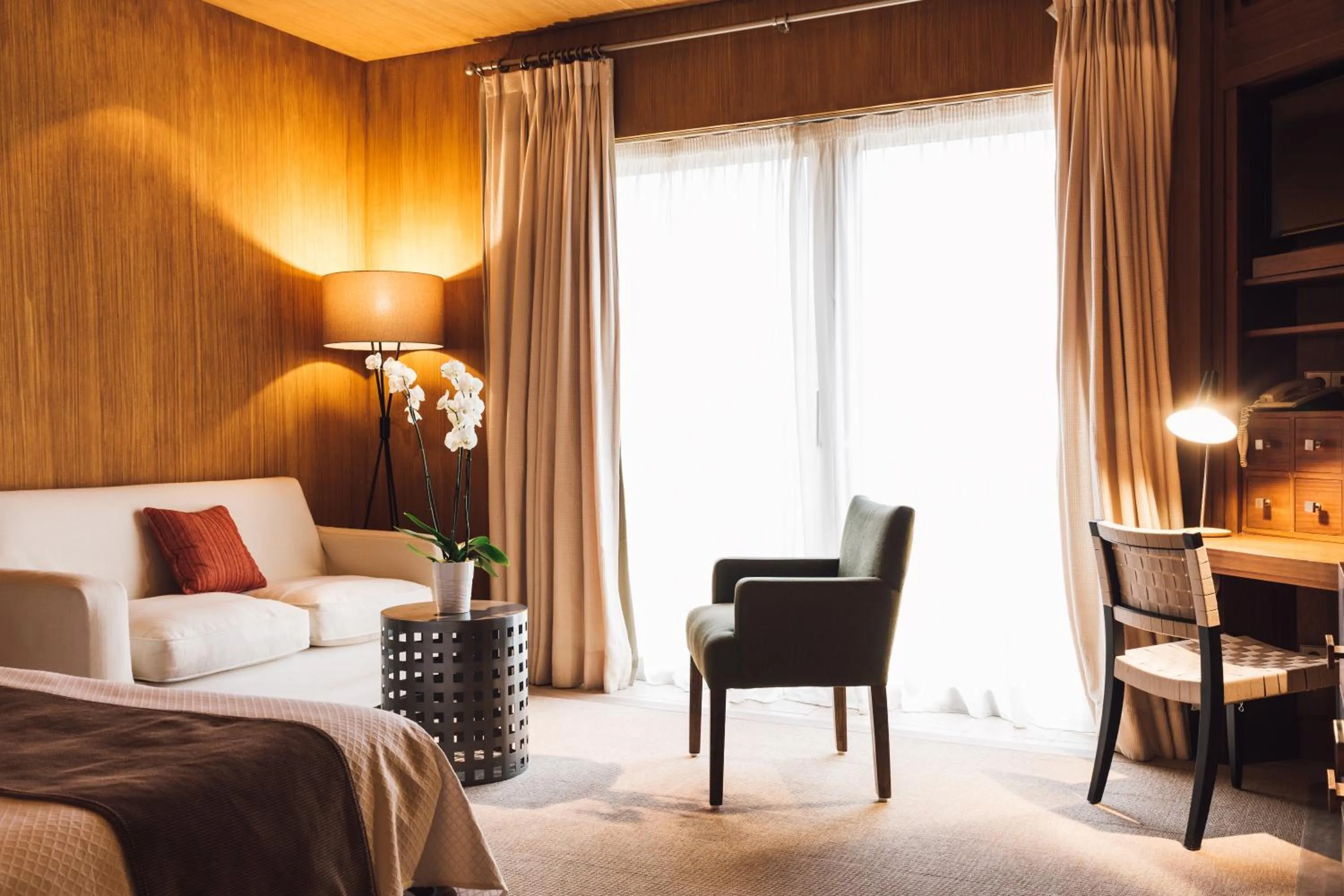 Bathroom, Bed in Rio Real Golf & Hotel