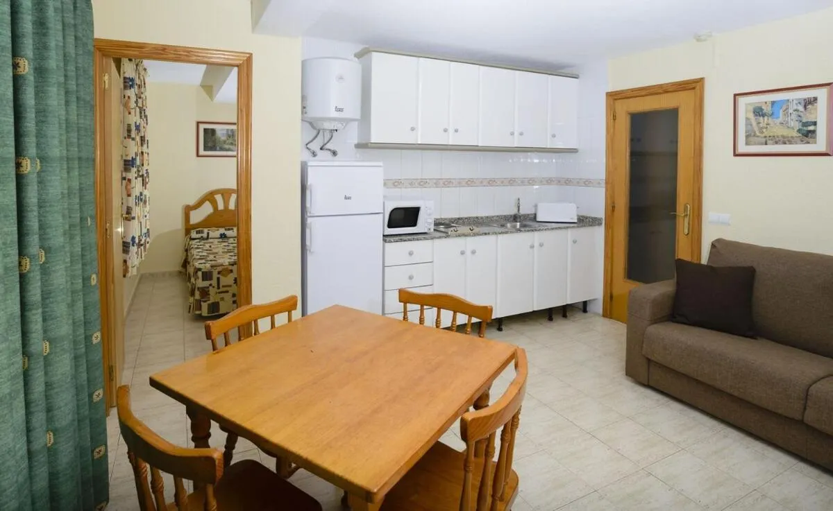 Kitchen or kitchenette in Climia 2Sleep Apartments