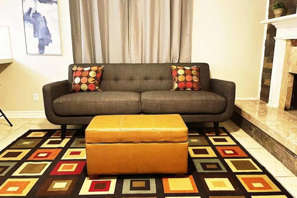 Living room in The Hummingbird Sunset Home, West Side