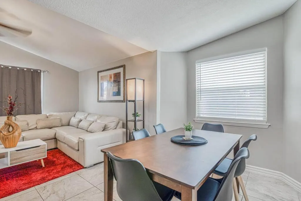 Living room in The Hummingbird Sunset Home, West Side