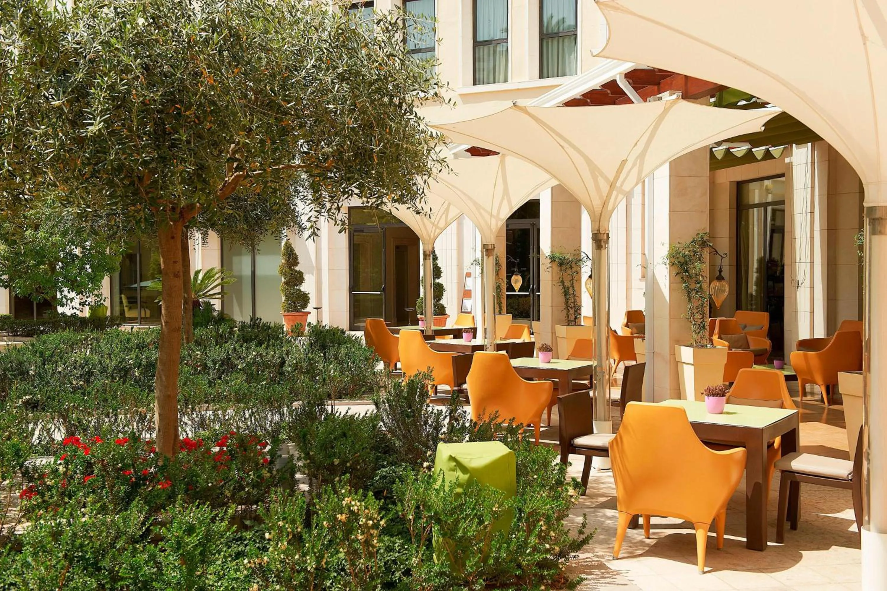 Lounge or bar in The Westin Valencia