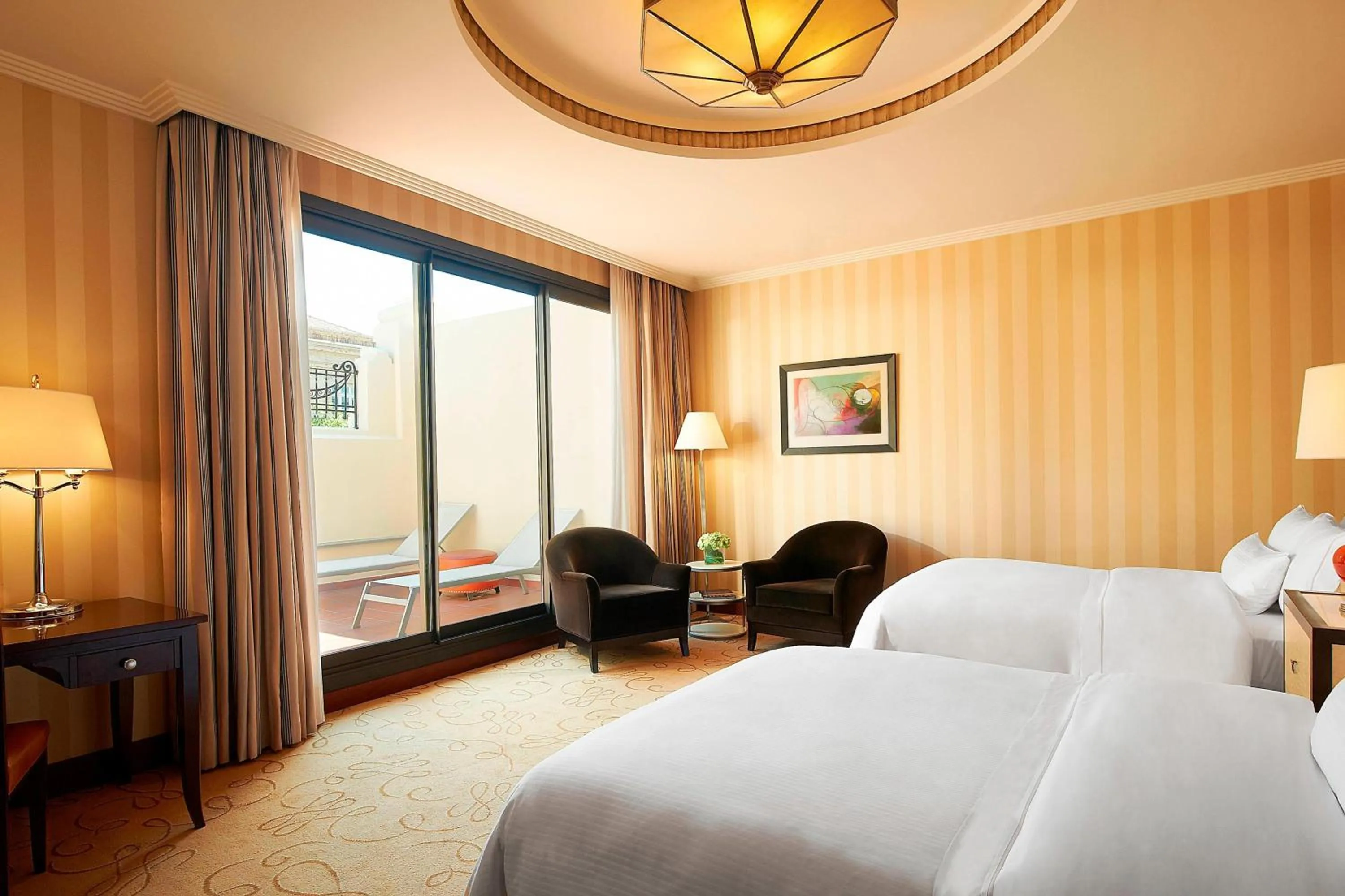 Photo of the whole room, Bed in The Westin Valencia