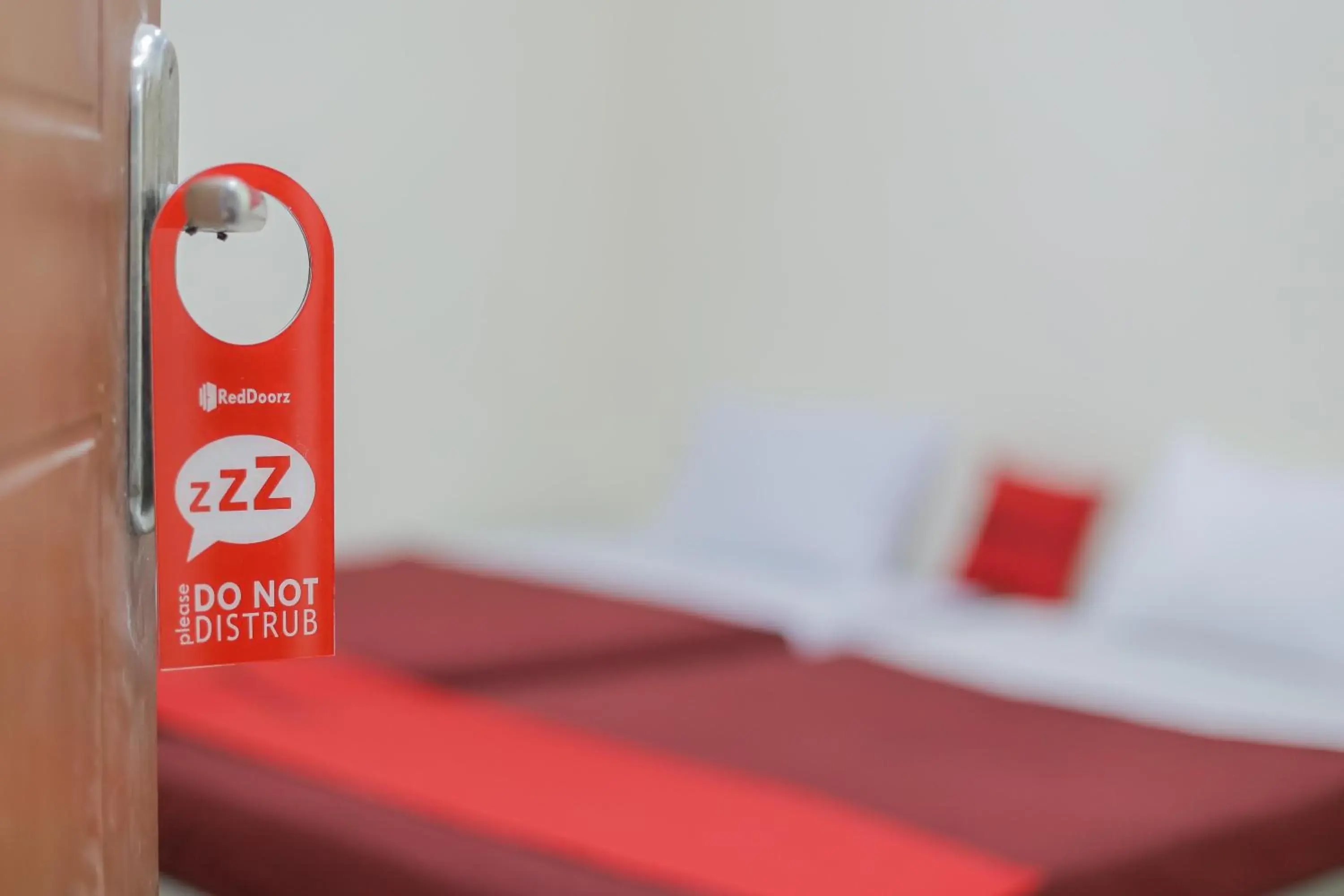 Bedroom, Bed in RedDoorz near RS Sari Asih Ciledug Bedroom, Bed in RedDoorz near RS Sari Asih Ciledug