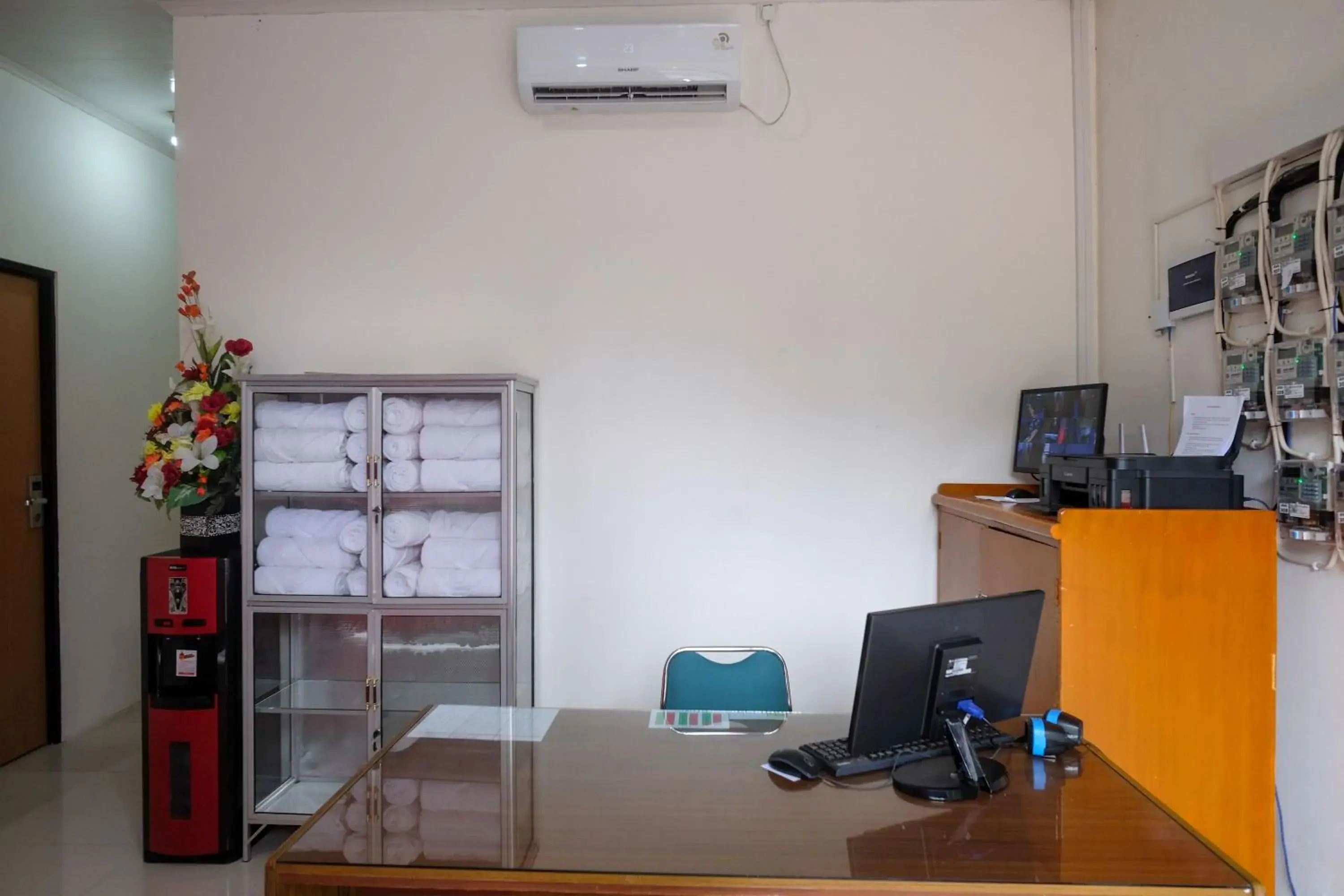 Lobby or reception in RedDoorz near Alun Alun Magelang 2 Lobby or reception in RedDoorz near Alun Alun Magelang 2