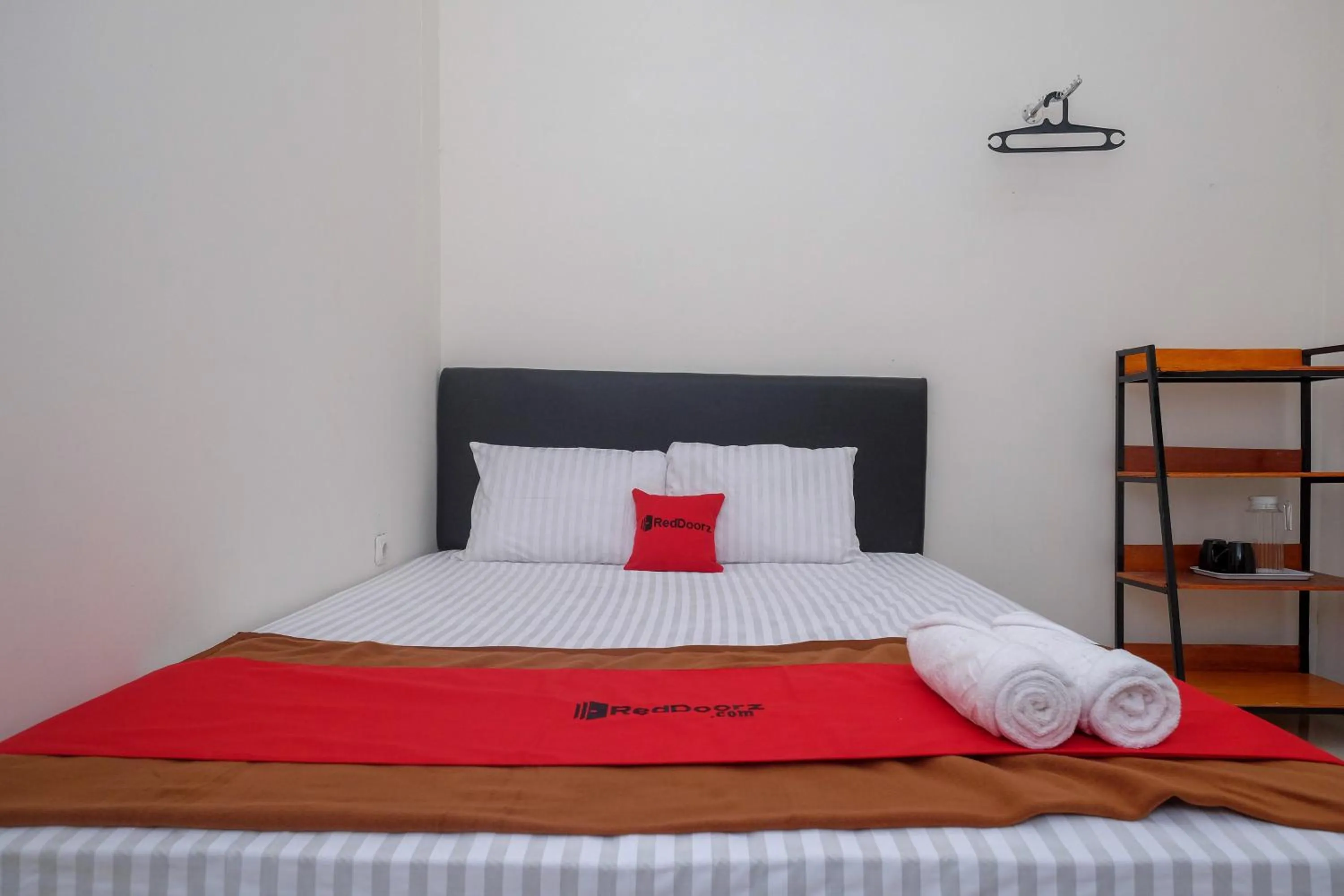 Bedroom, Bed in RedDoorz near Alun Alun Magelang 2