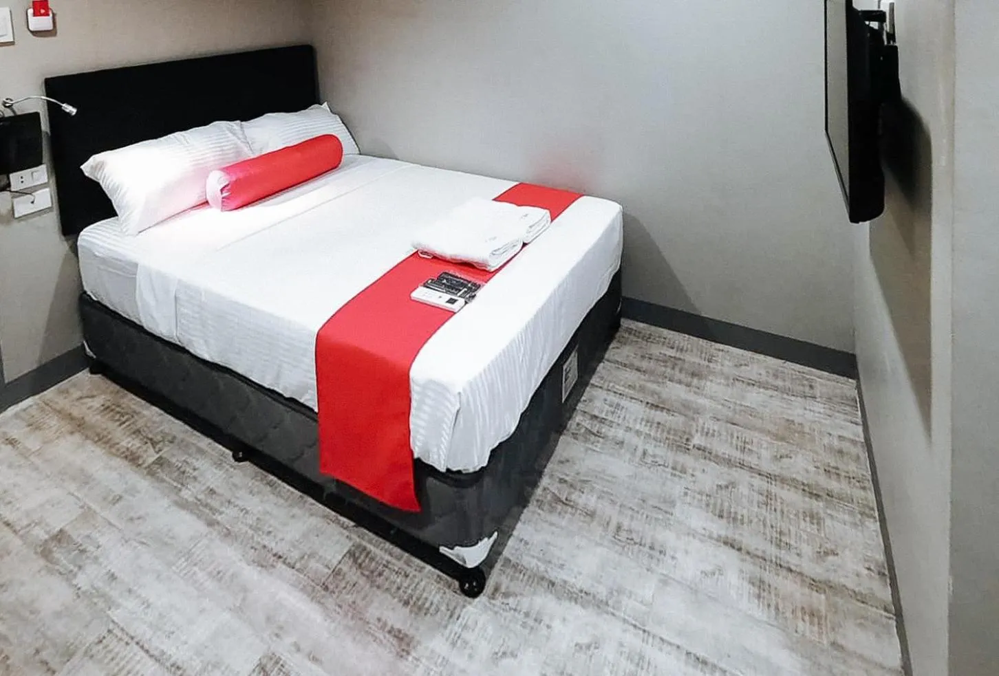 Bedroom, Bed in Central District Hotel Davao