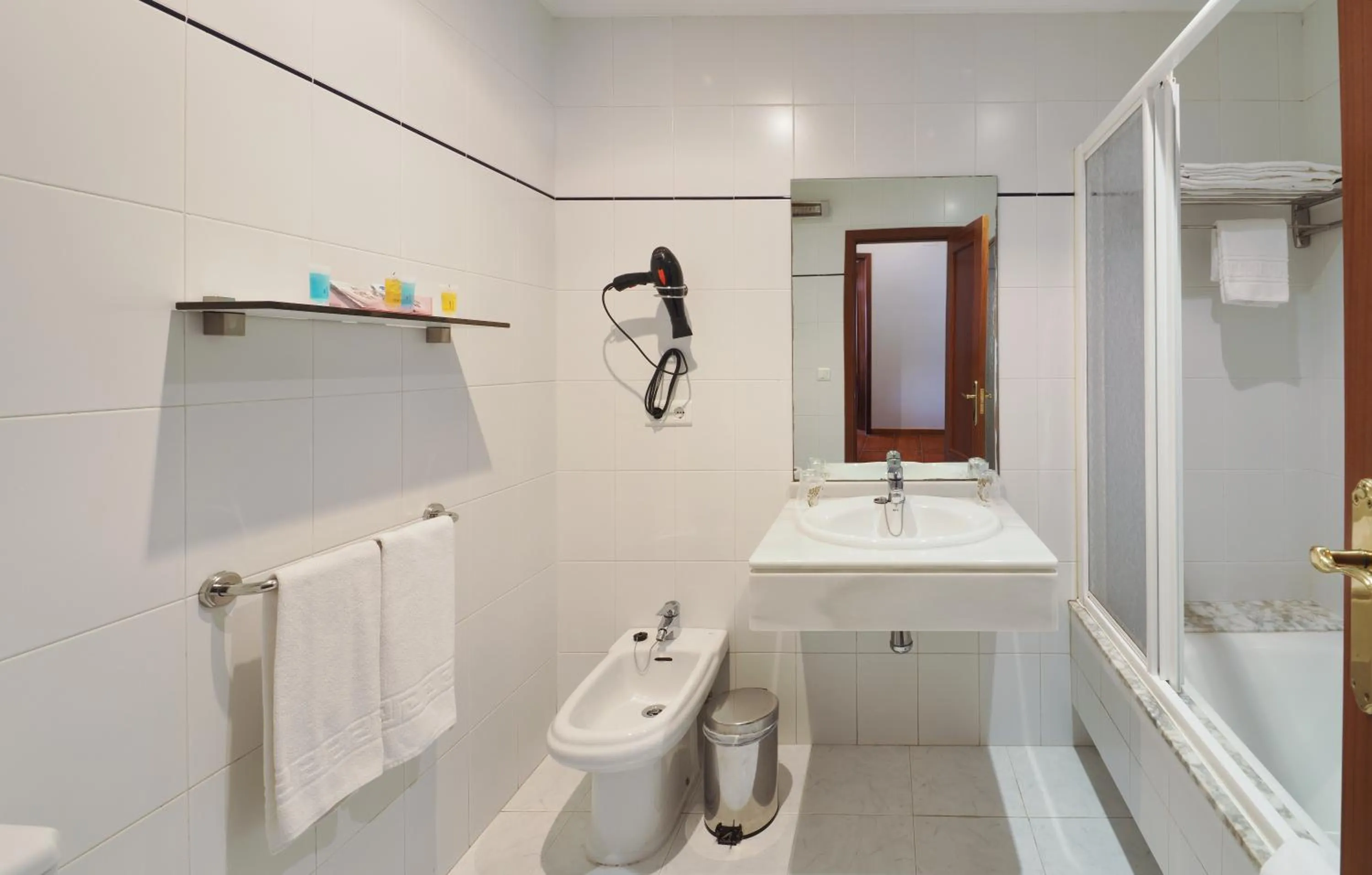 Bathroom in Hotel Apartamentos Dabarca