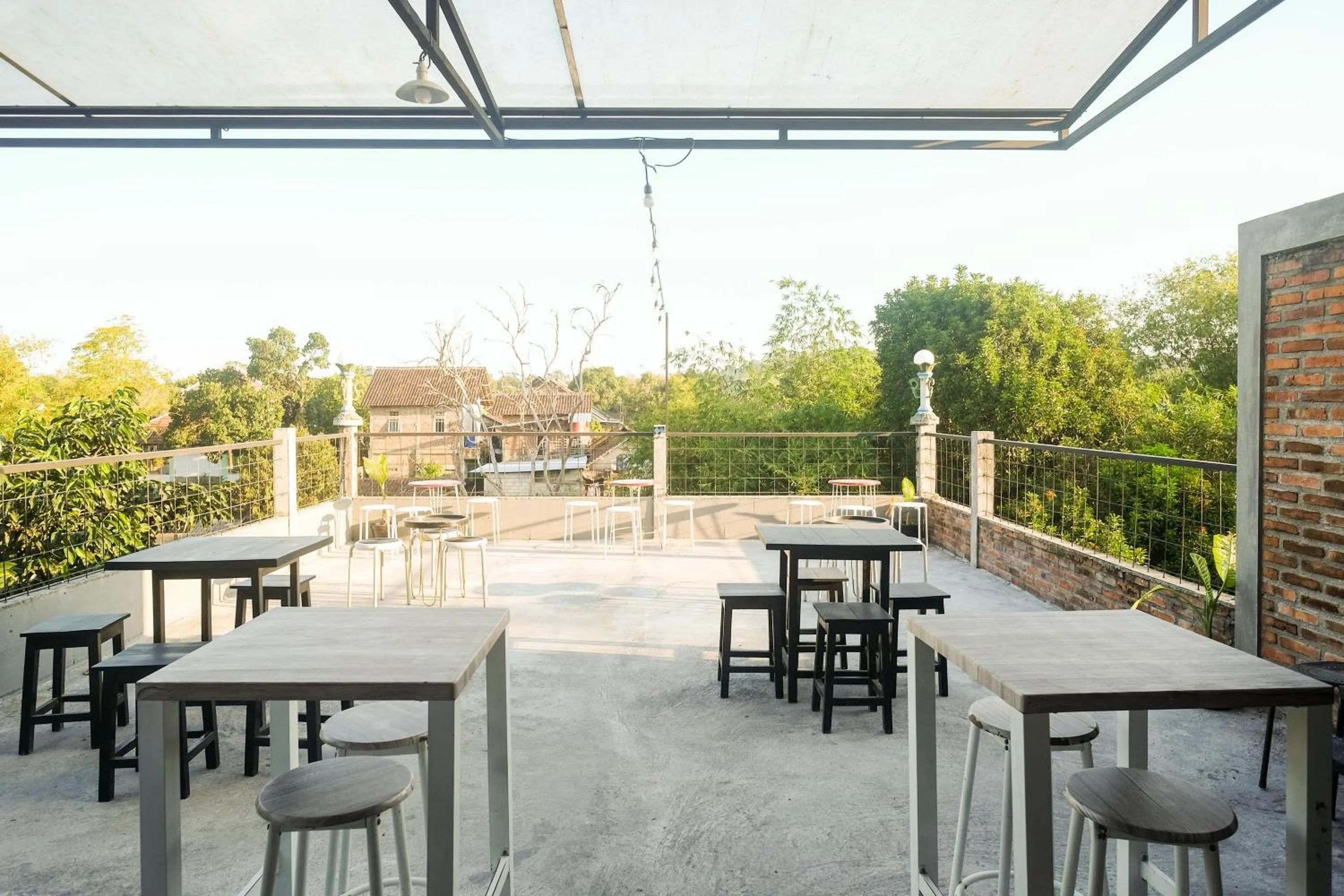 Restaurant/places to eat in RedDoorz @ Jalan Ringroad Selatan 2