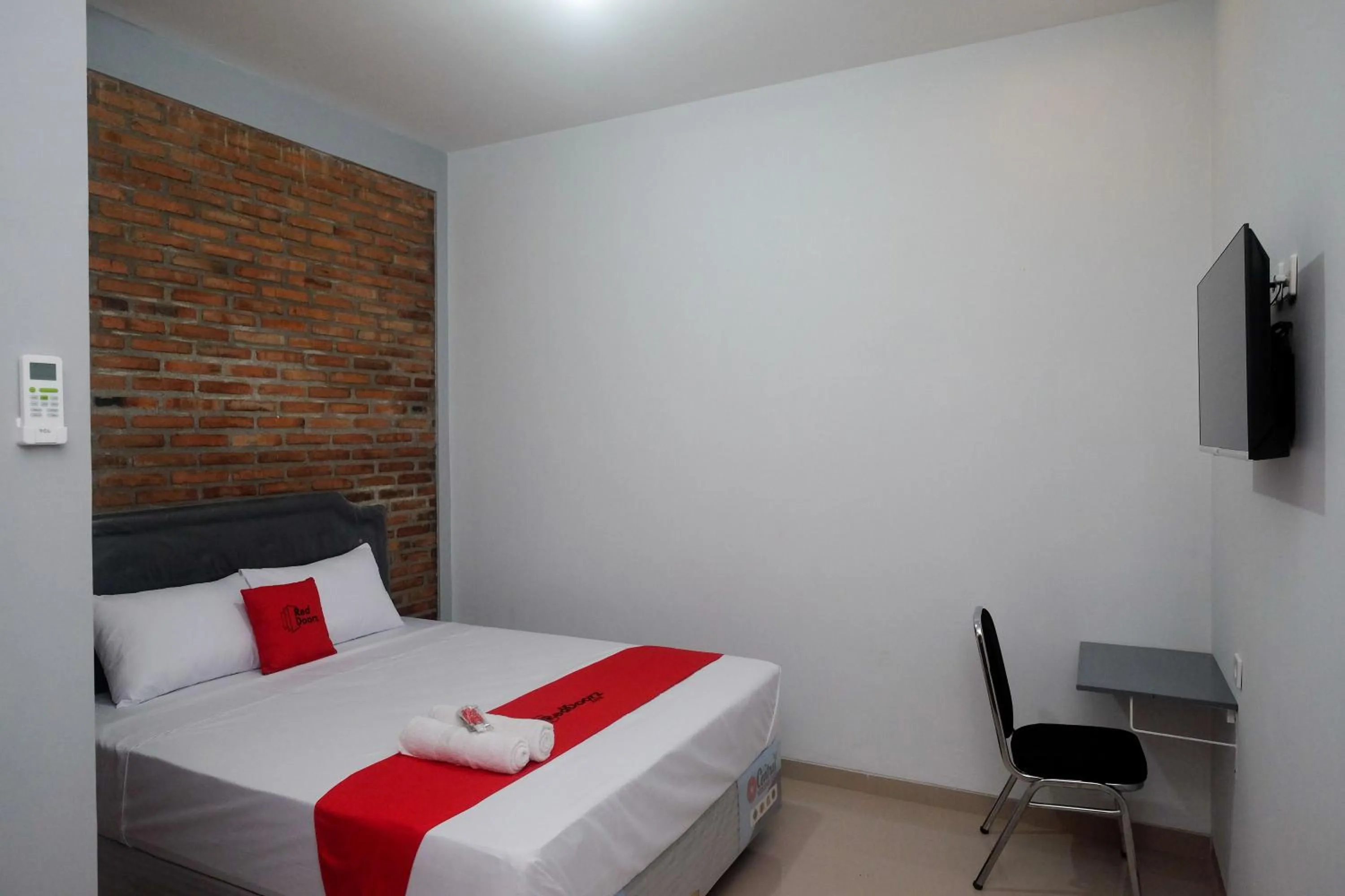Bed in RedDoorz @ Jalan Ringroad Selatan 2