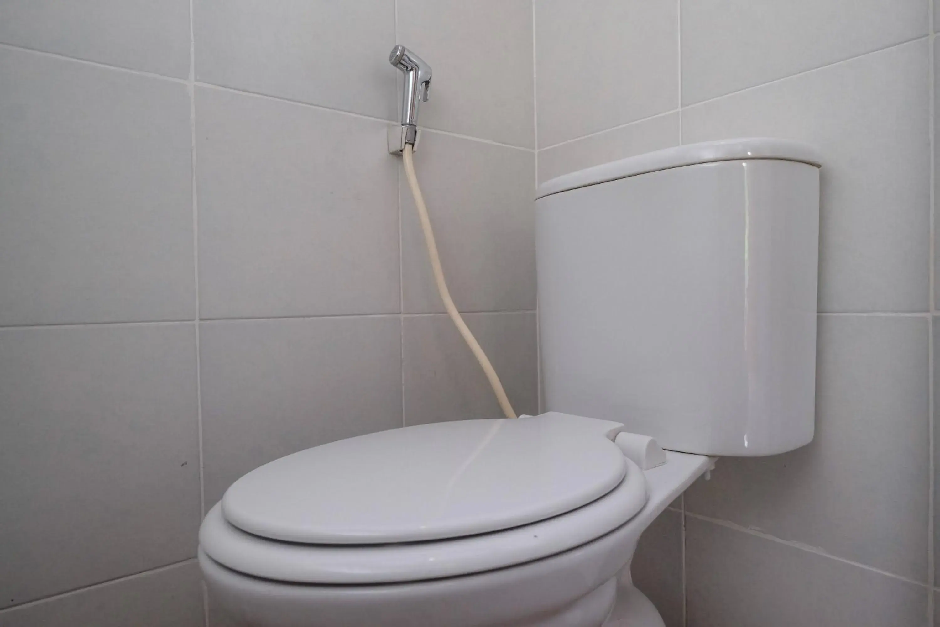 Bathroom in RedDoorz @ Jalan Ringroad Selatan 2 Bathroom in RedDoorz @ Jalan Ringroad Selatan 2