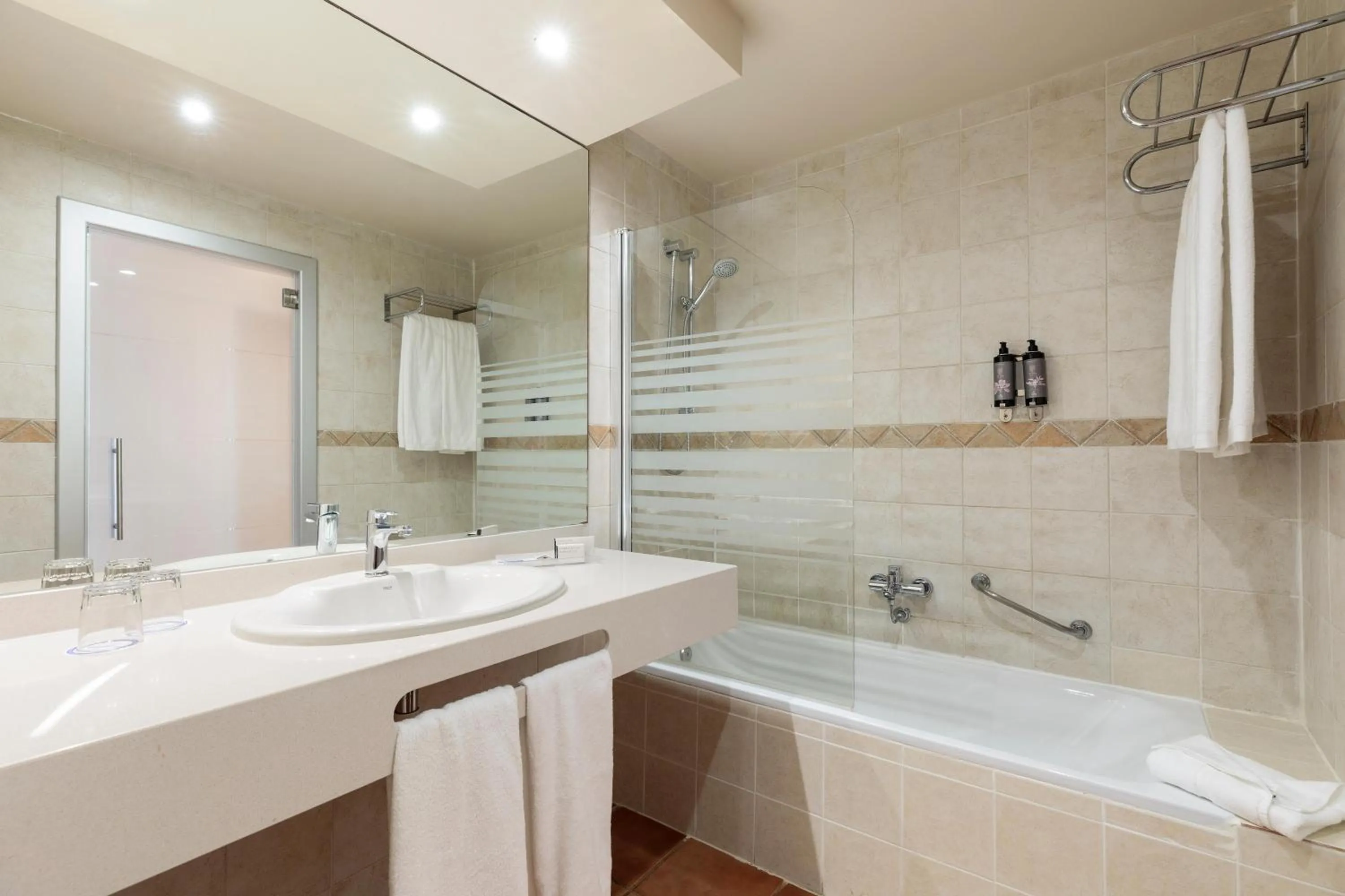 Bathroom in Hotel Best Jacaranda