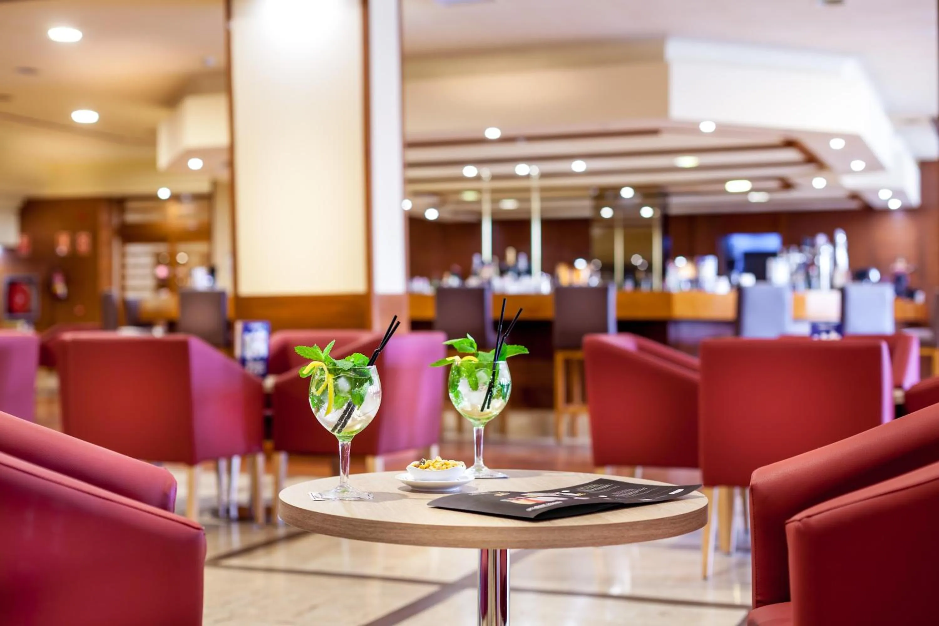 Lounge or bar in Hotel Best Jacaranda