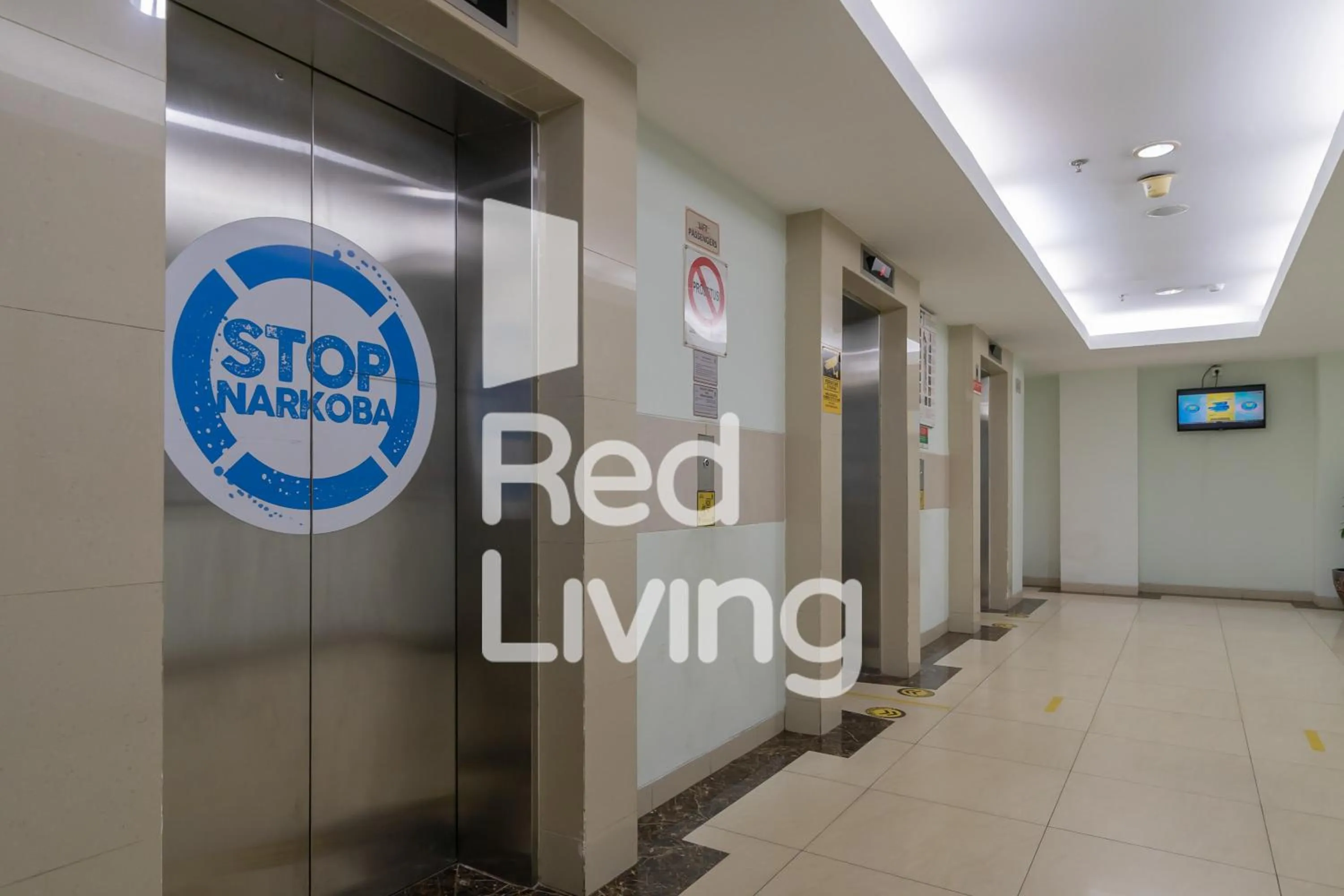 elevator in RedLiving Apartemen Kalibata City - SAG Property Tower Kemuning