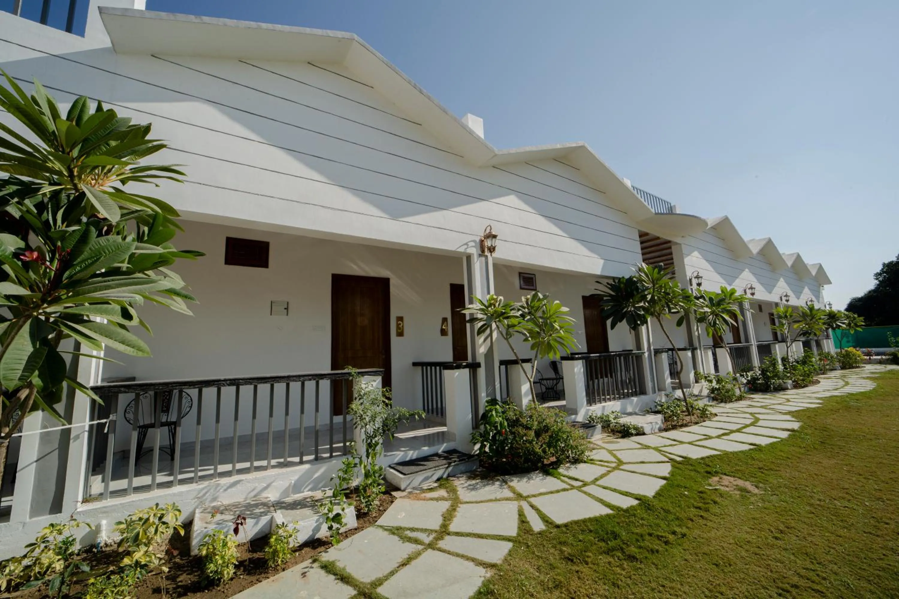 Property building in Yellow Tail by Puggles Resorts