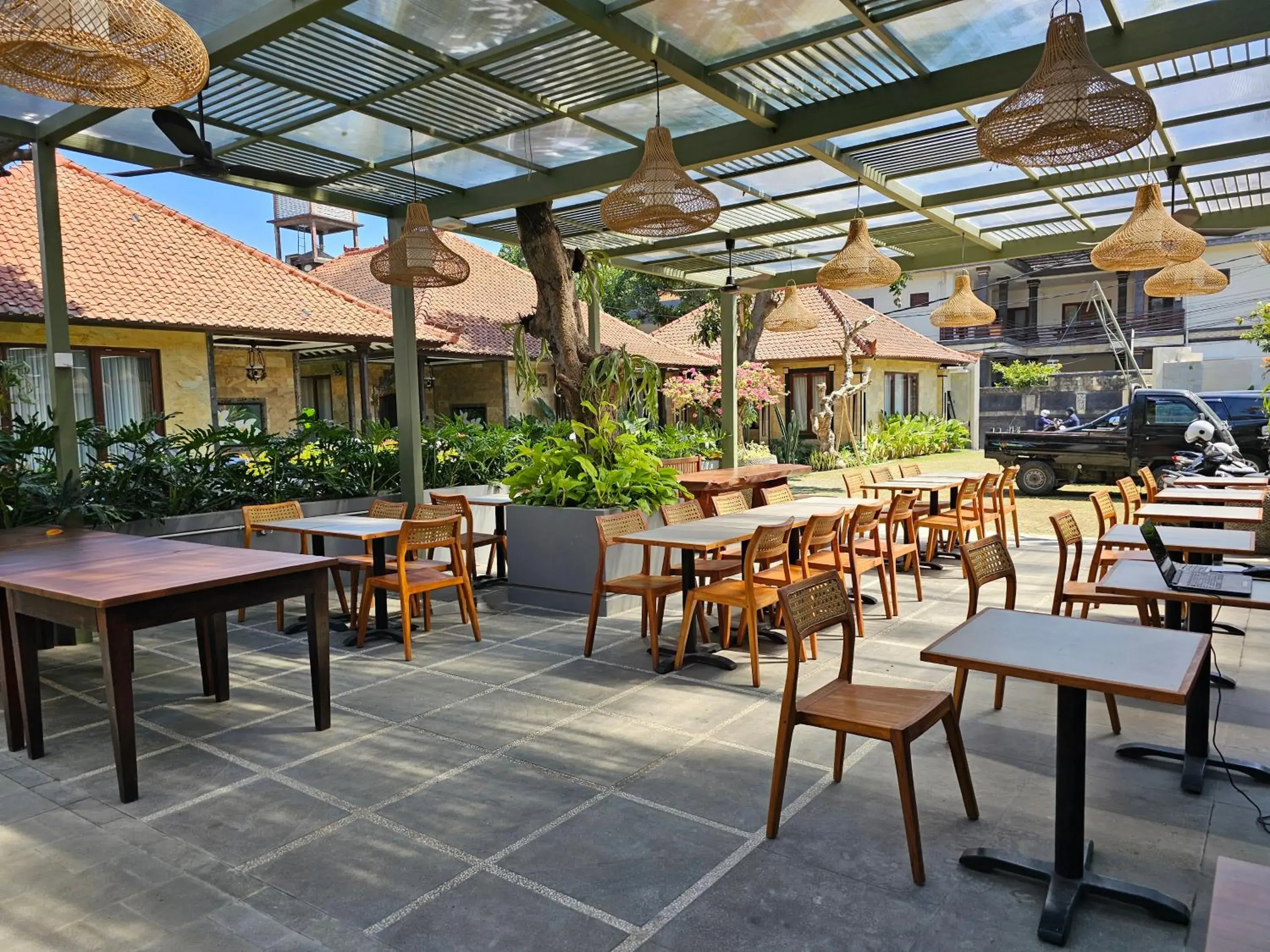 Restaurant/places to eat in Rabasta Enjoy Kuta Restaurant/places to eat in Rabasta Enjoy Kuta