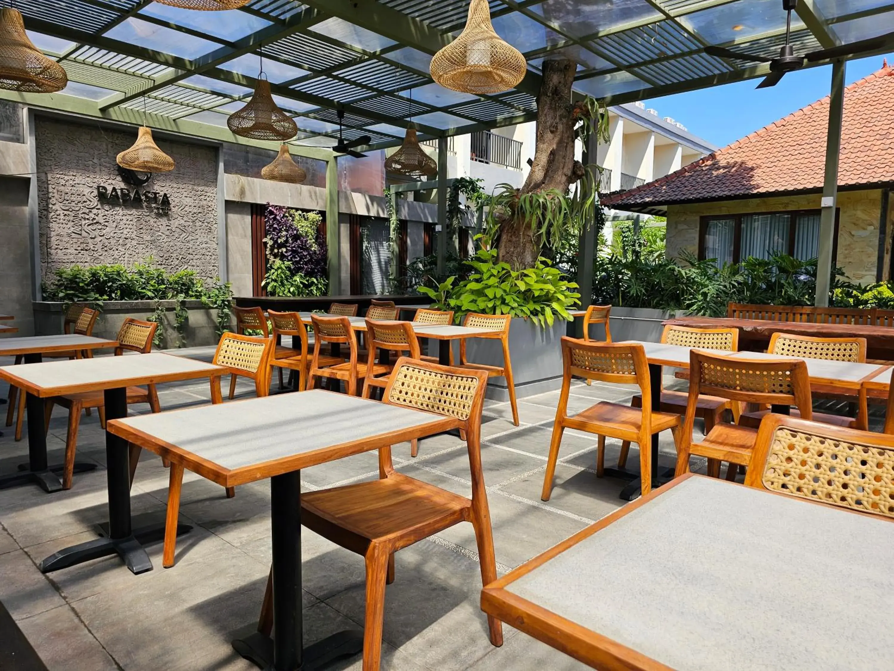 Restaurant/places to eat in Rabasta Enjoy Kuta Restaurant/places to eat in Rabasta Enjoy Kuta