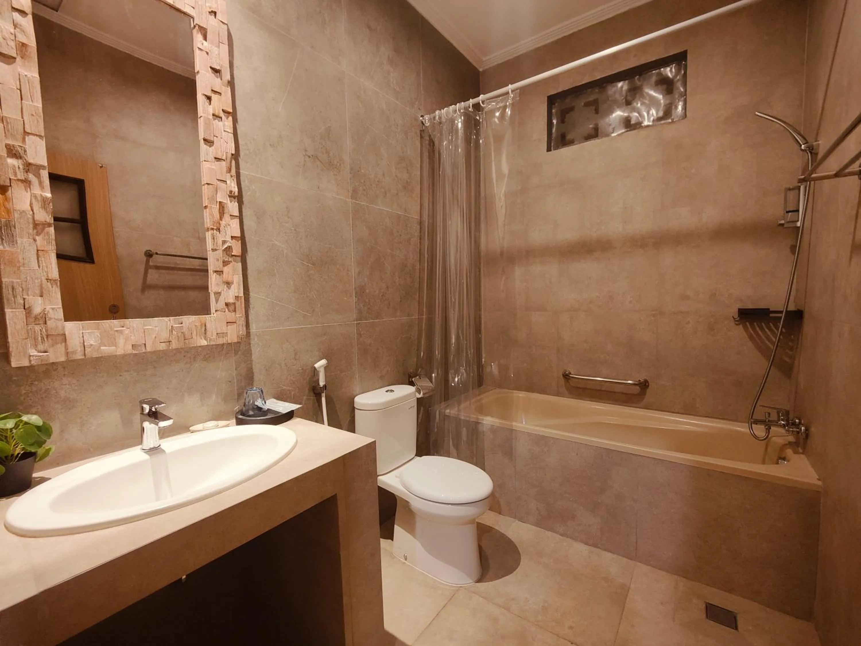 Shower in Rabasta Enjoy Kuta