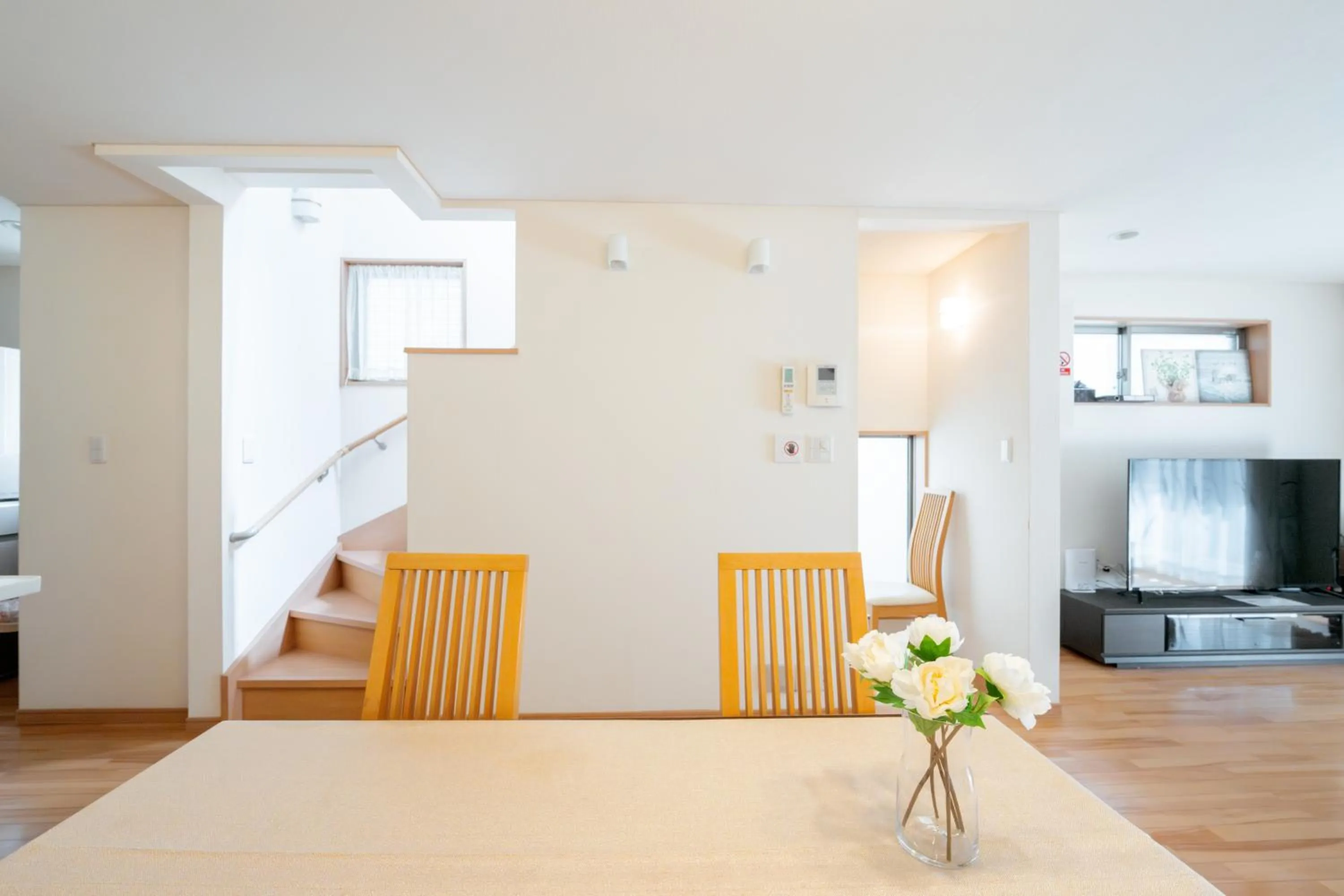 Living room in 東新宿徒歩2分 貸切最大7人 新宿 大久保 歌舞伎町近い 寝室3部屋