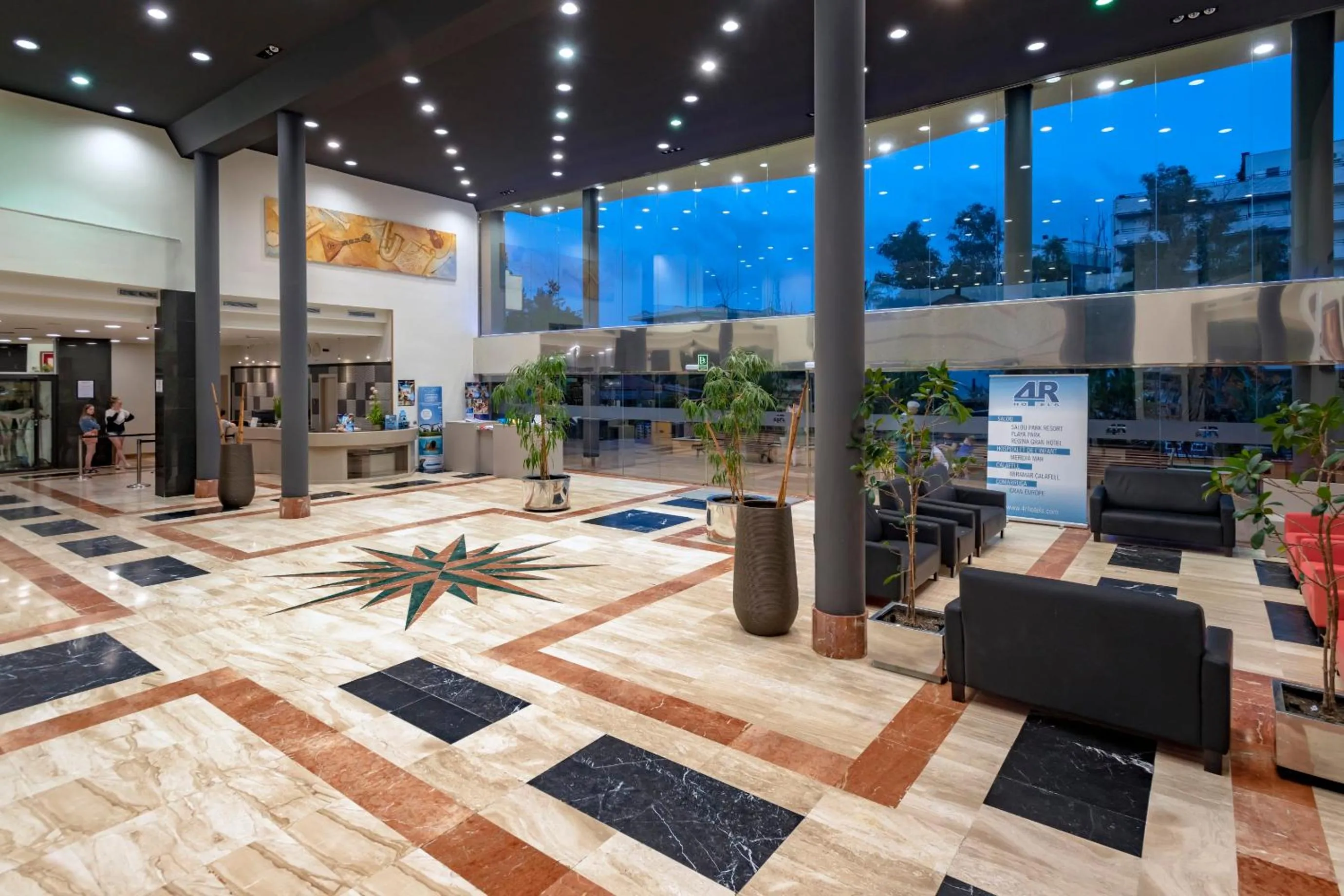 Lobby or reception in 4R Gran Regina