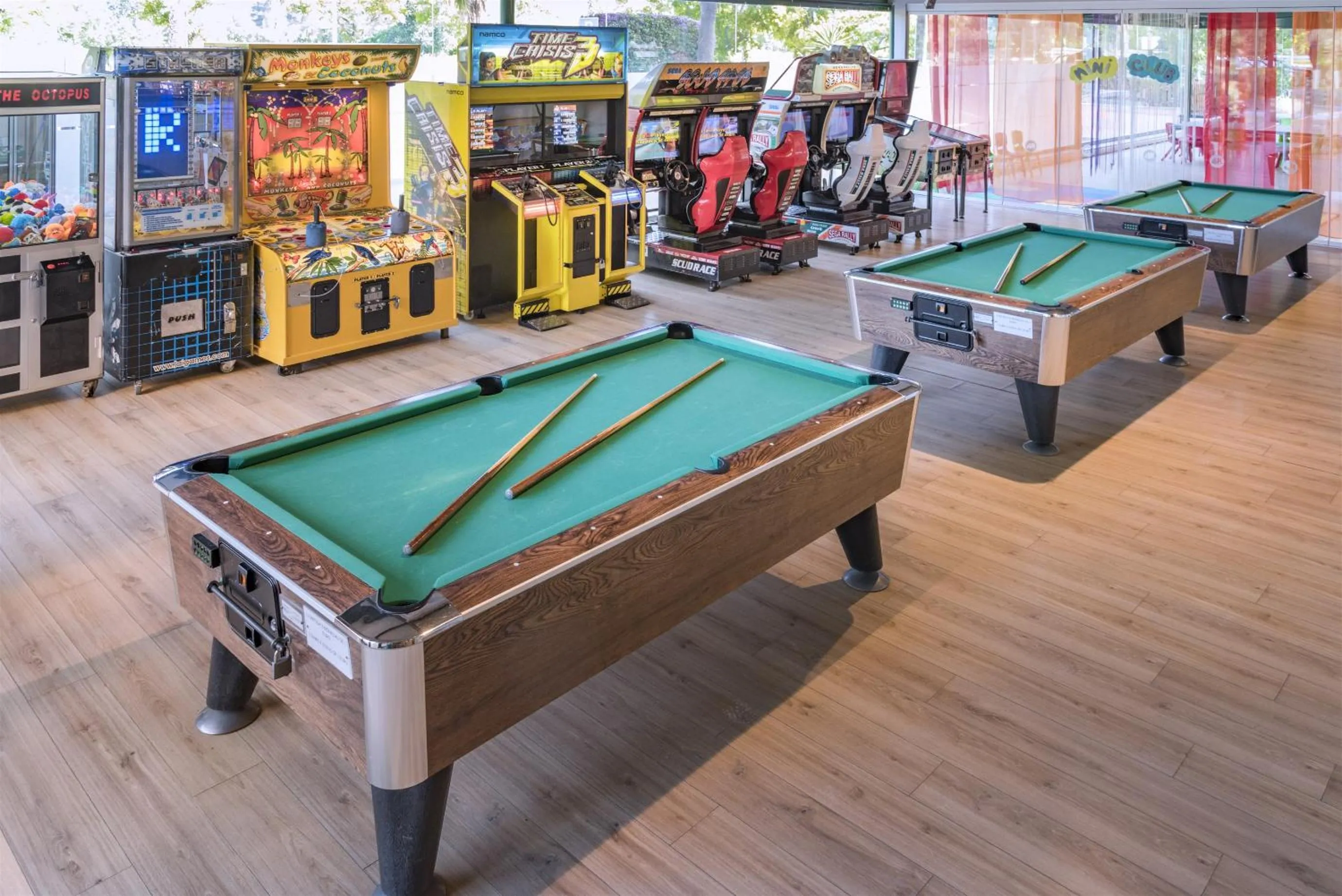 Game Room in 4R Gran Regina