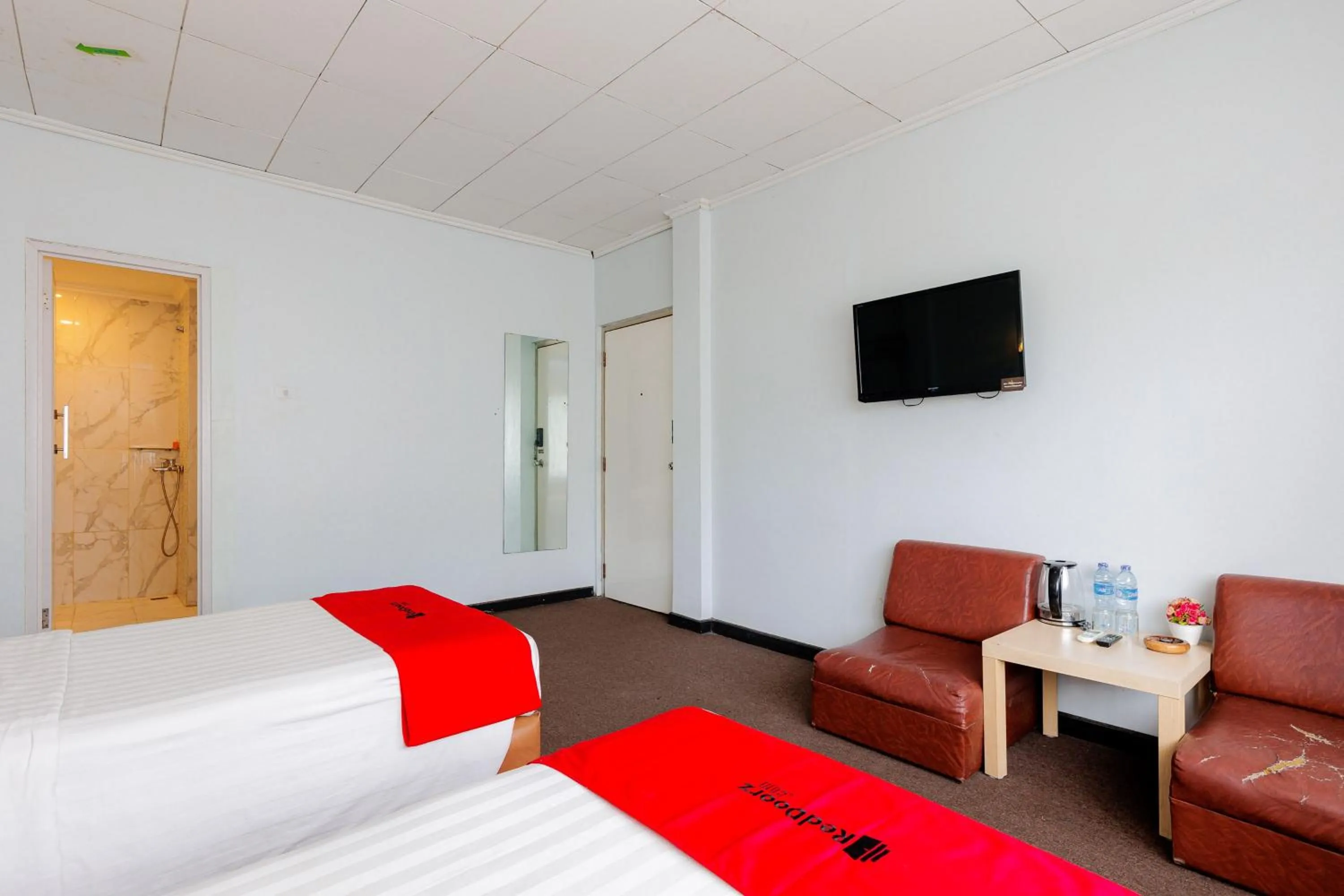 Bedroom, Bed in RedDoorz Plus near Kebayoran Baru Blok S