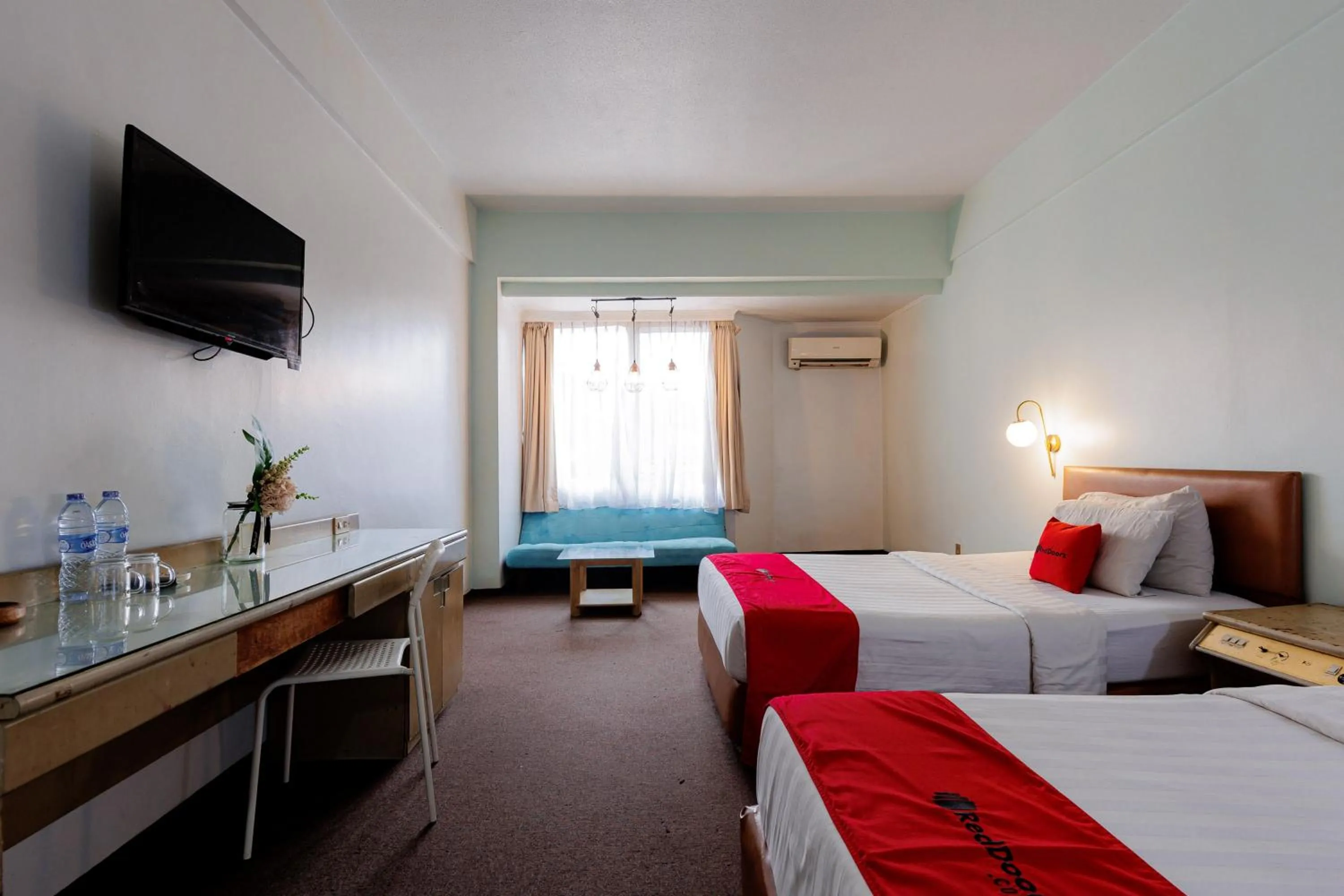 Bedroom, Bed in RedDoorz Plus near Kebayoran Baru Blok S
