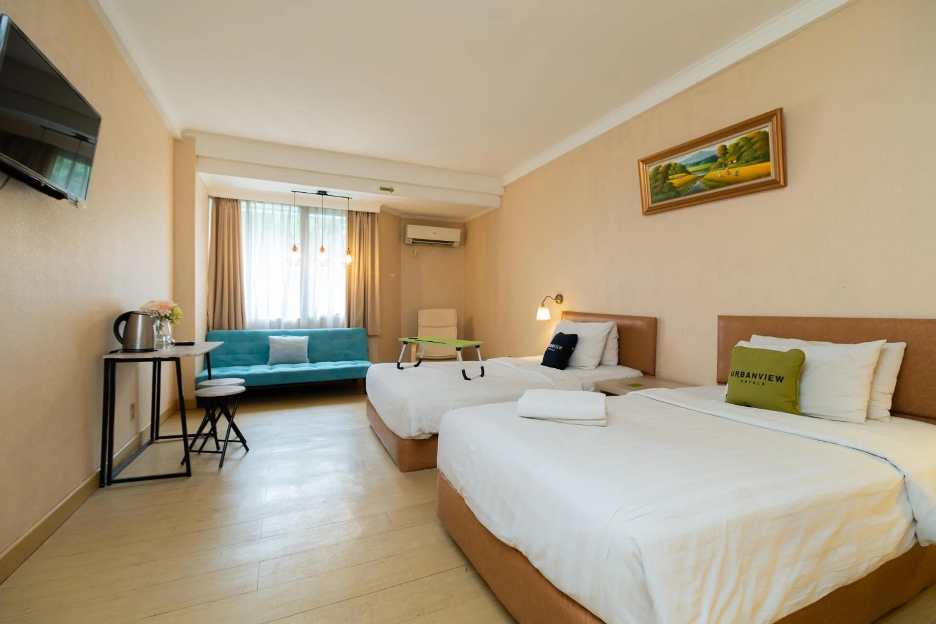 Deluxe Twin Room in Urbanview Hotel Kebayoran Baru Blok S