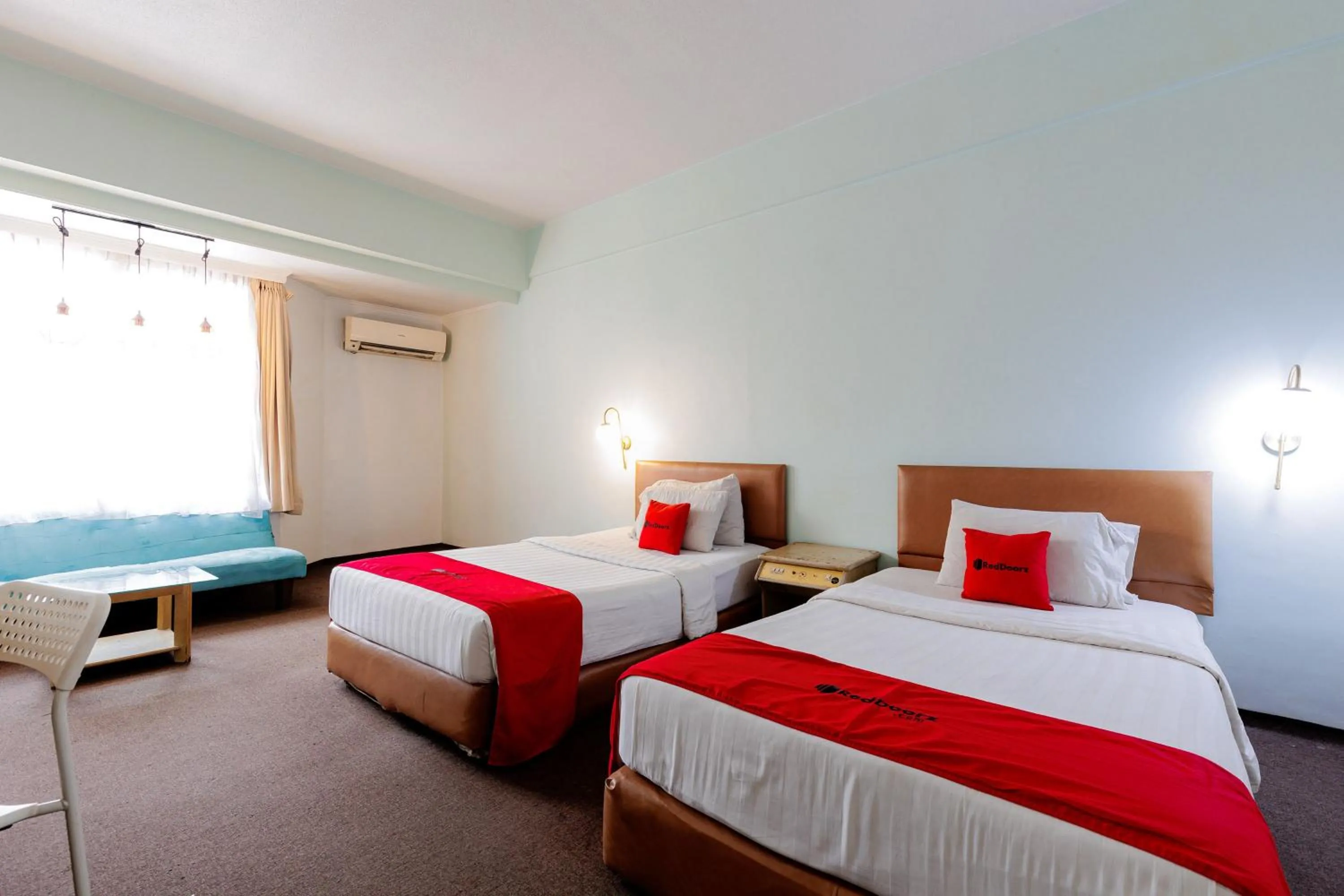 Bedroom, Bed in RedDoorz Plus near Kebayoran Baru Blok S