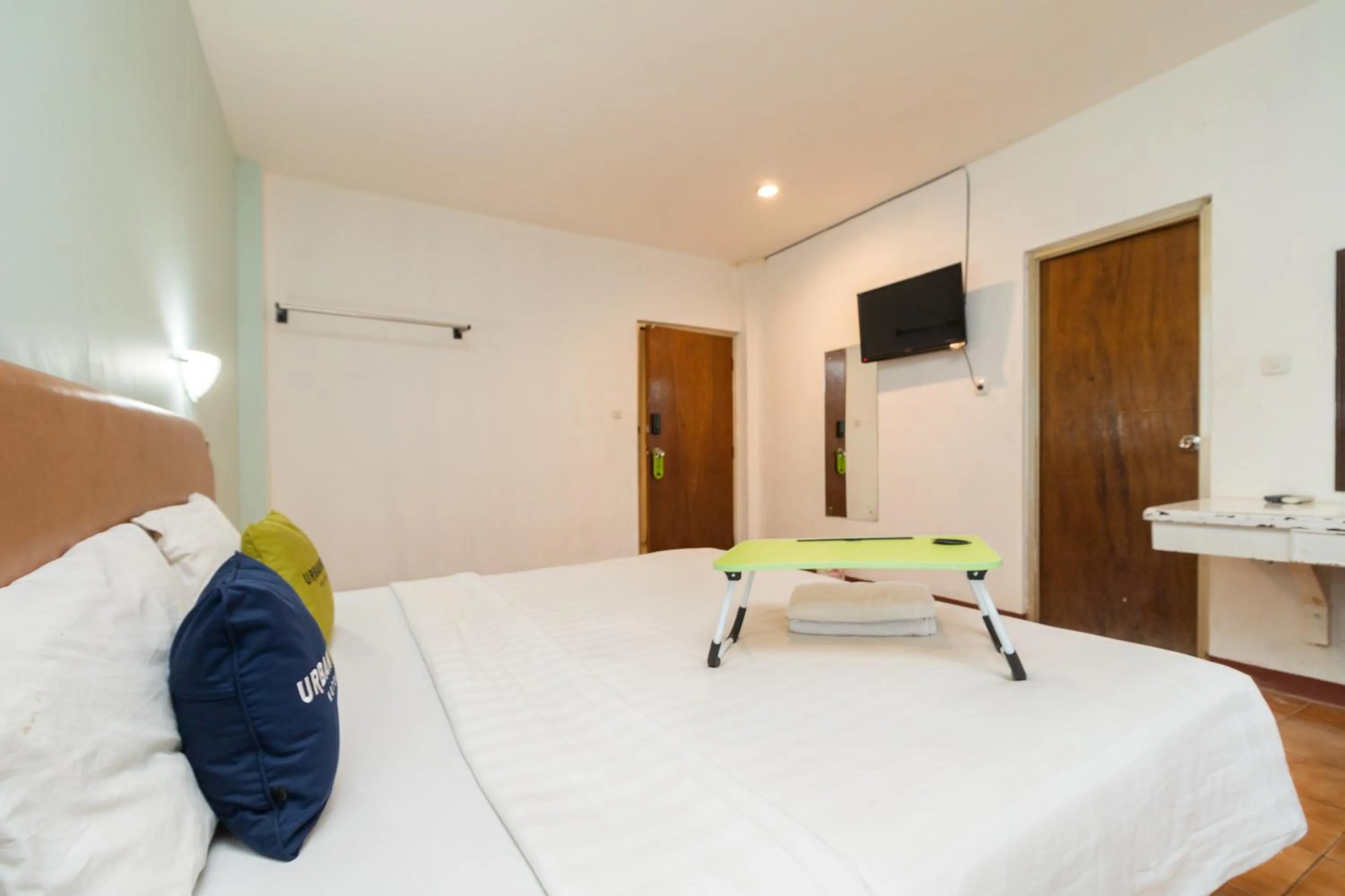 Standard Double Room in Urbanview Hotel Kebayoran Baru Blok S