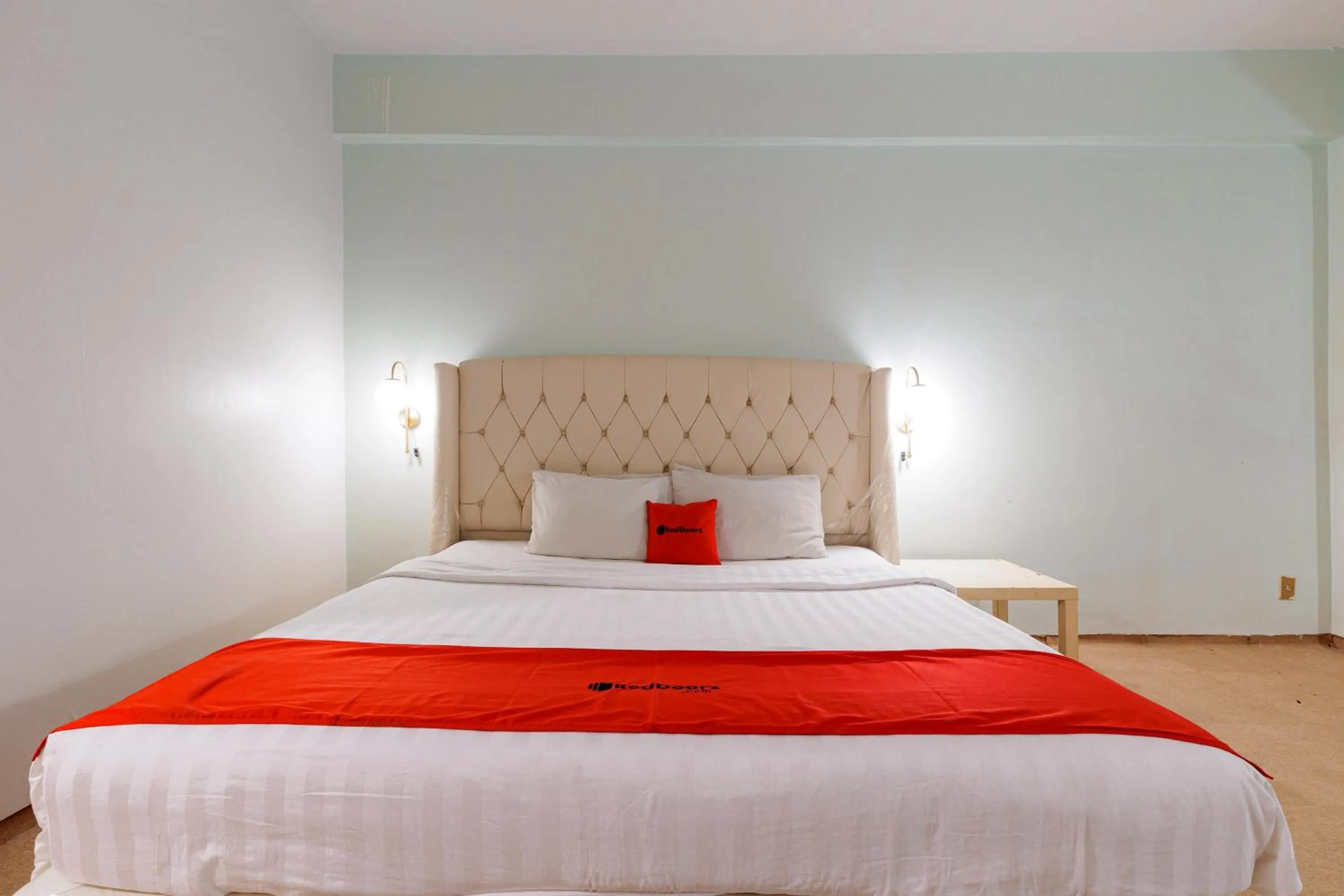 Bedroom, Bed in RedDoorz Plus near Kebayoran Baru Blok S