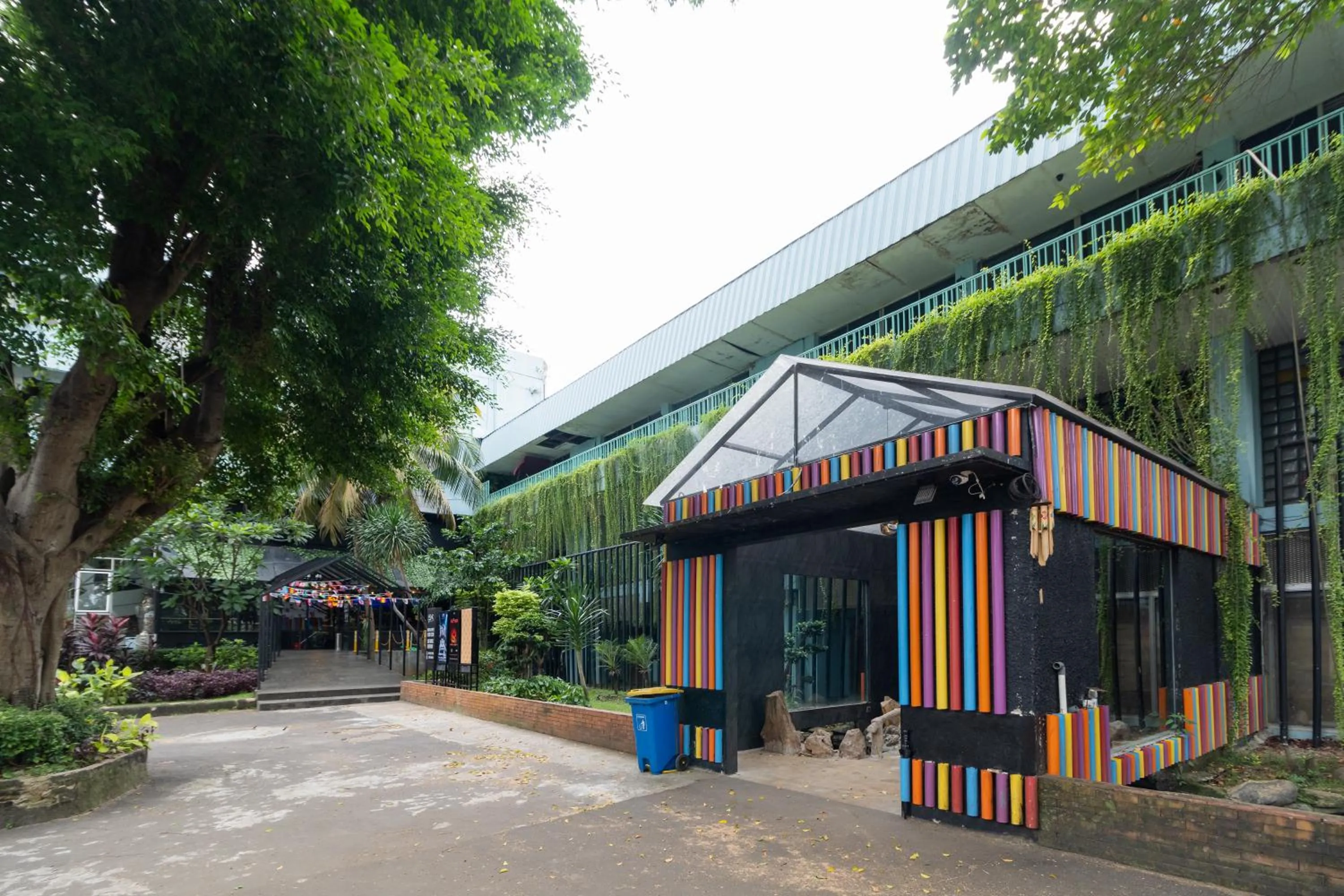 Property building in RedDoorz Plus near Kebayoran Baru Blok S