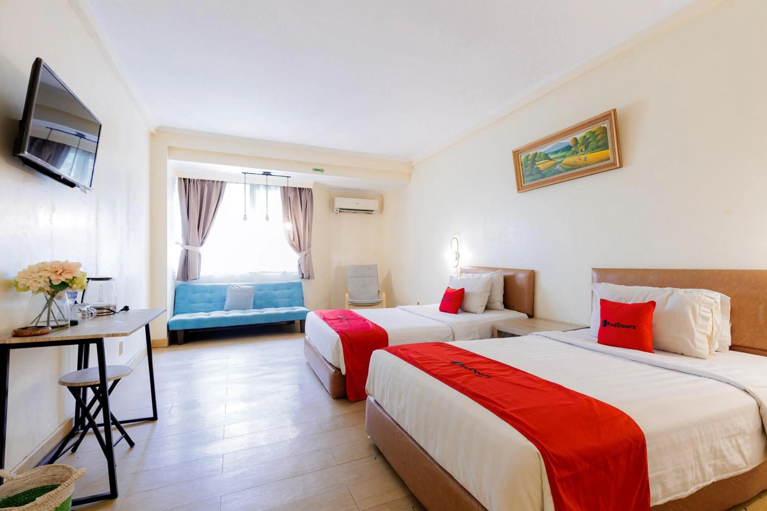 Bedroom, Bed in RedDoorz Plus near Kebayoran Baru Blok S