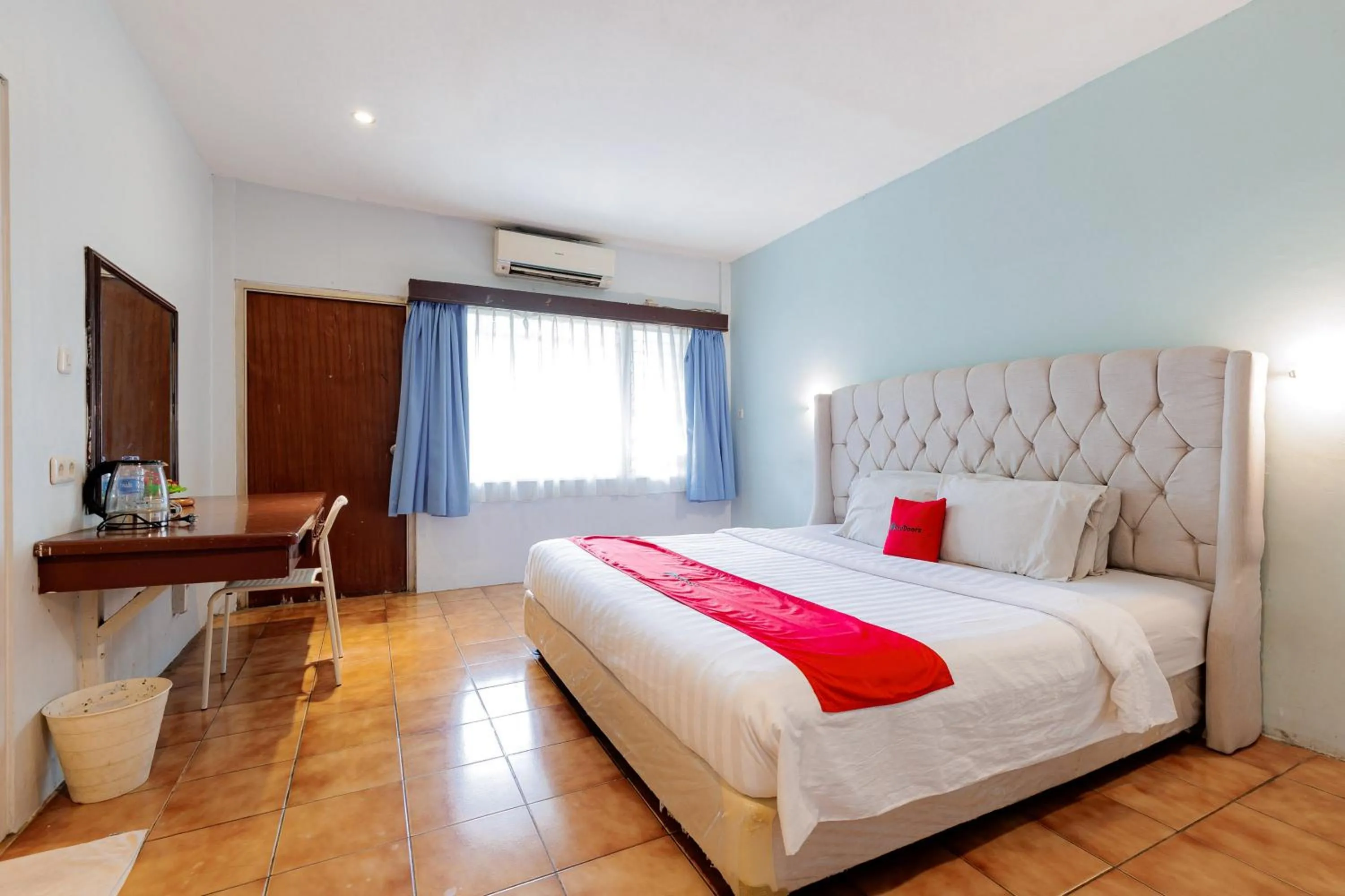 Bedroom, Bed in RedDoorz Plus near Kebayoran Baru Blok S