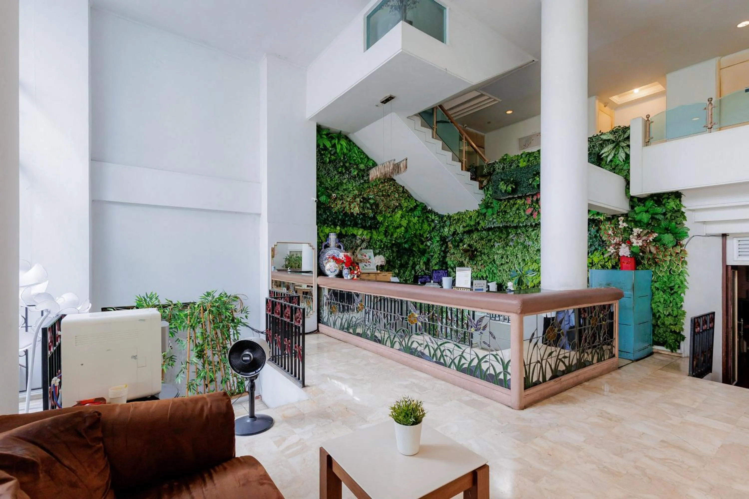 Property building in RedDoorz Plus near Kebayoran Baru Blok S