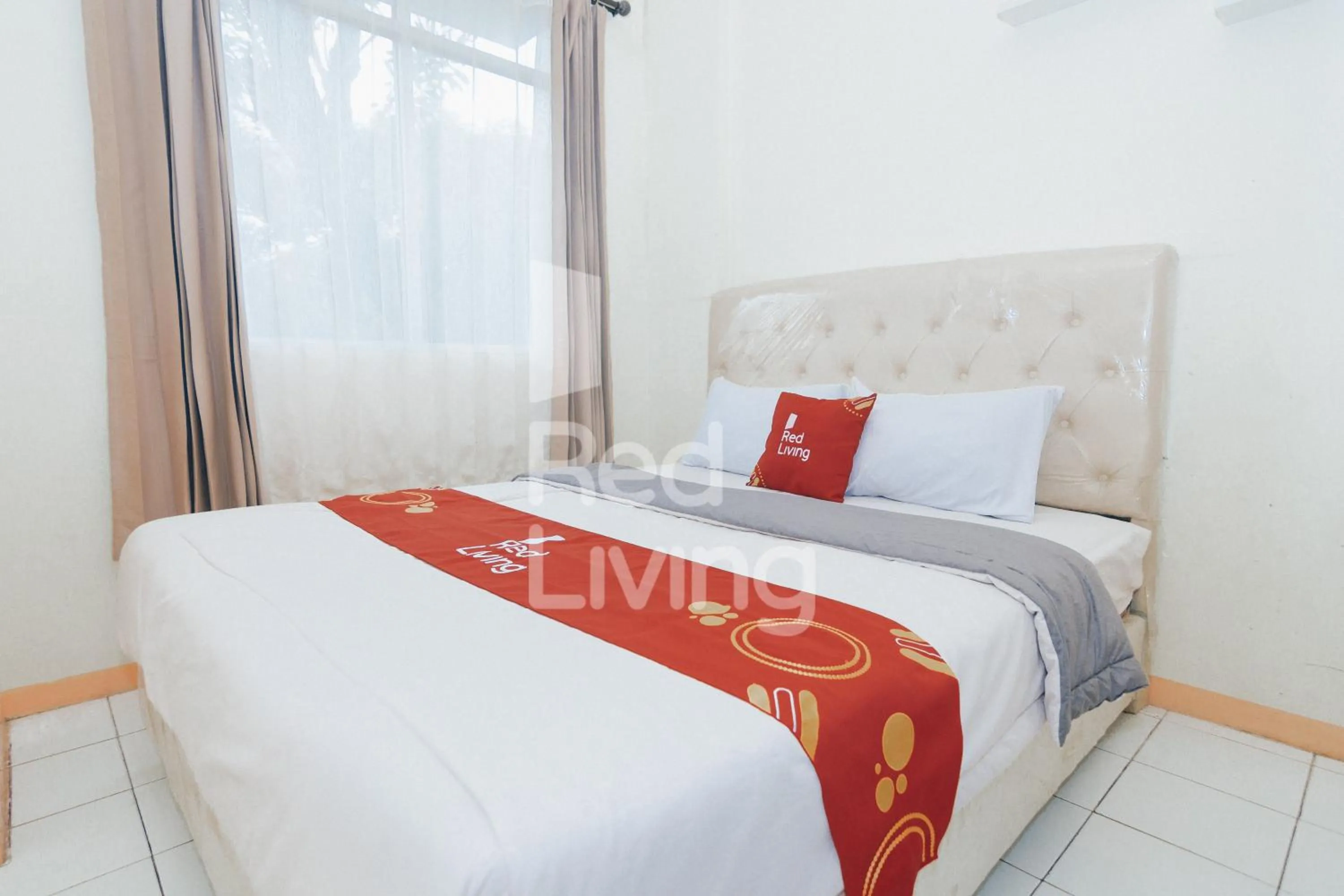Bedroom, Bed in RedLiving Apartemen Emerald Hill - SR Rooms Tower Green