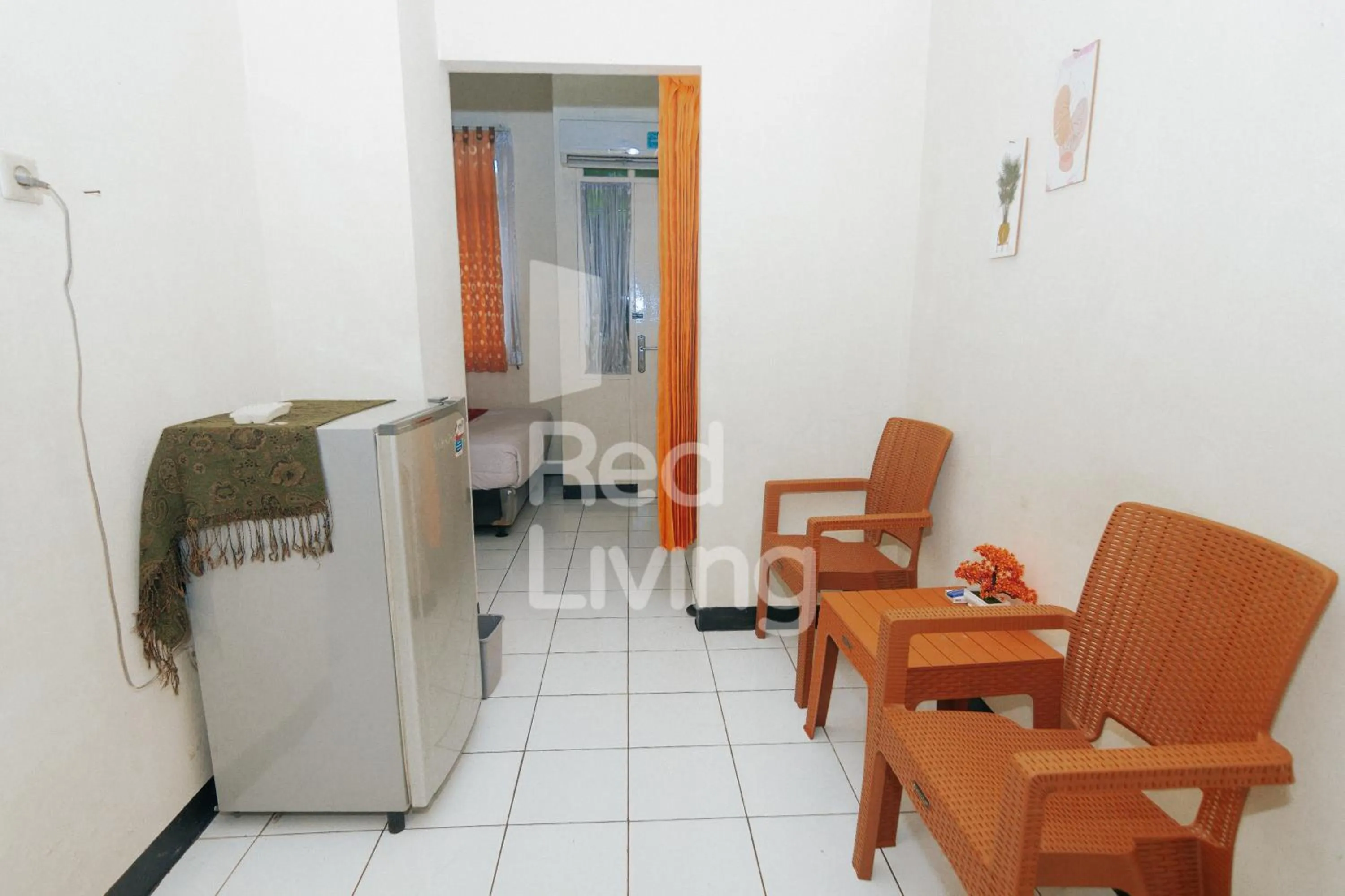 Seating area in RedLiving Apartemen Emerald Hill - SR Rooms Tower Green