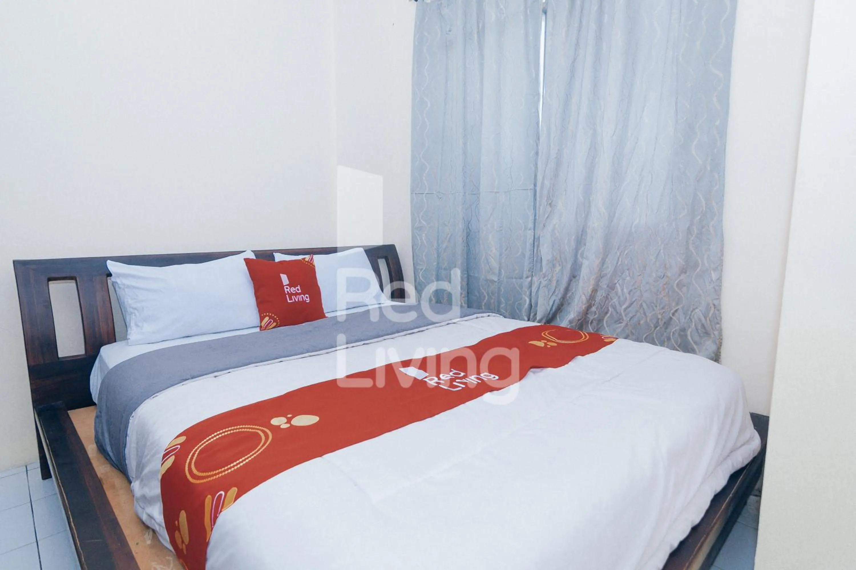 Bedroom, Bed in RedLiving Apartemen Emerald Hill - SR Rooms Tower Green