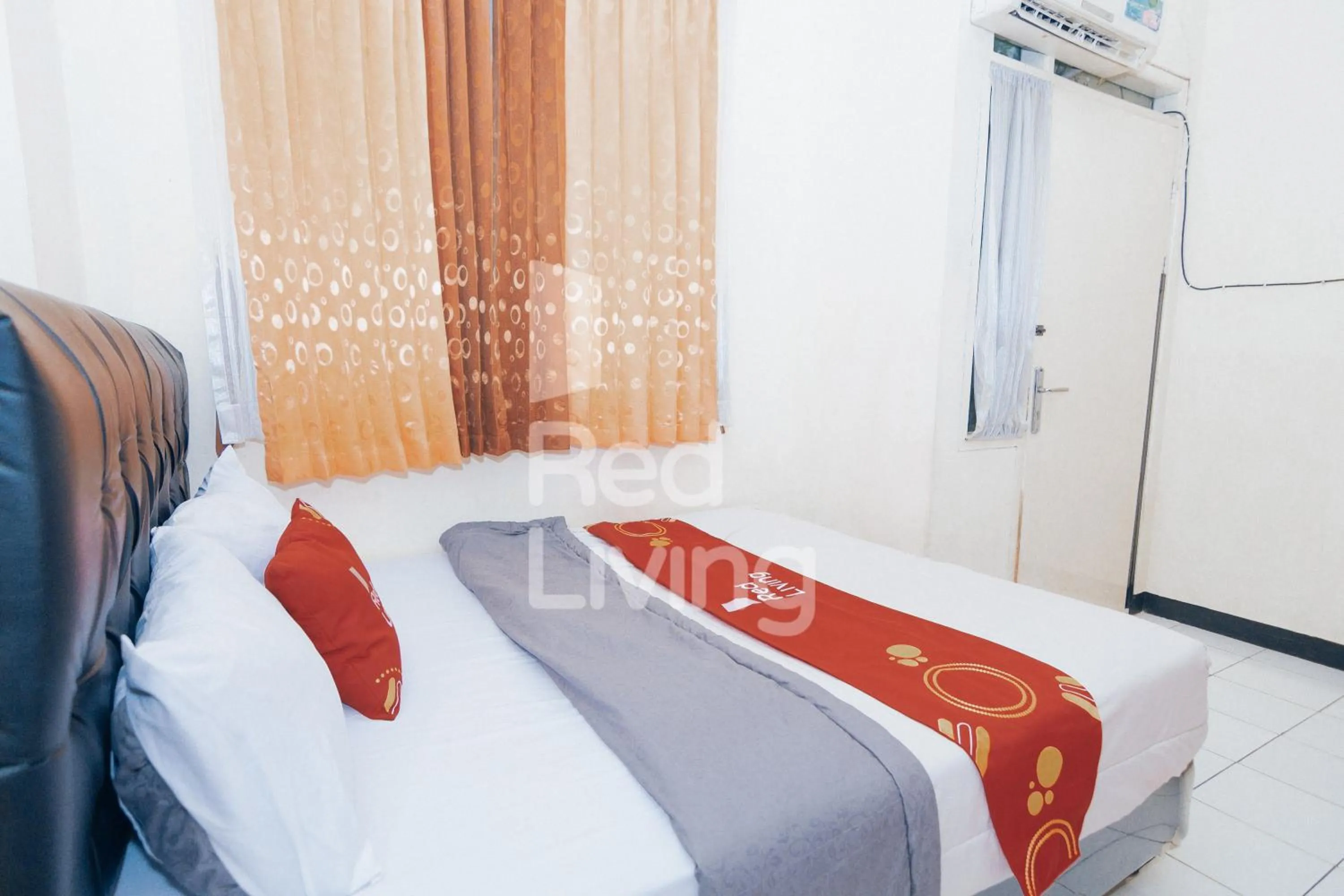 Bedroom, Bed in RedLiving Apartemen Emerald Hill - SR Rooms Tower Green