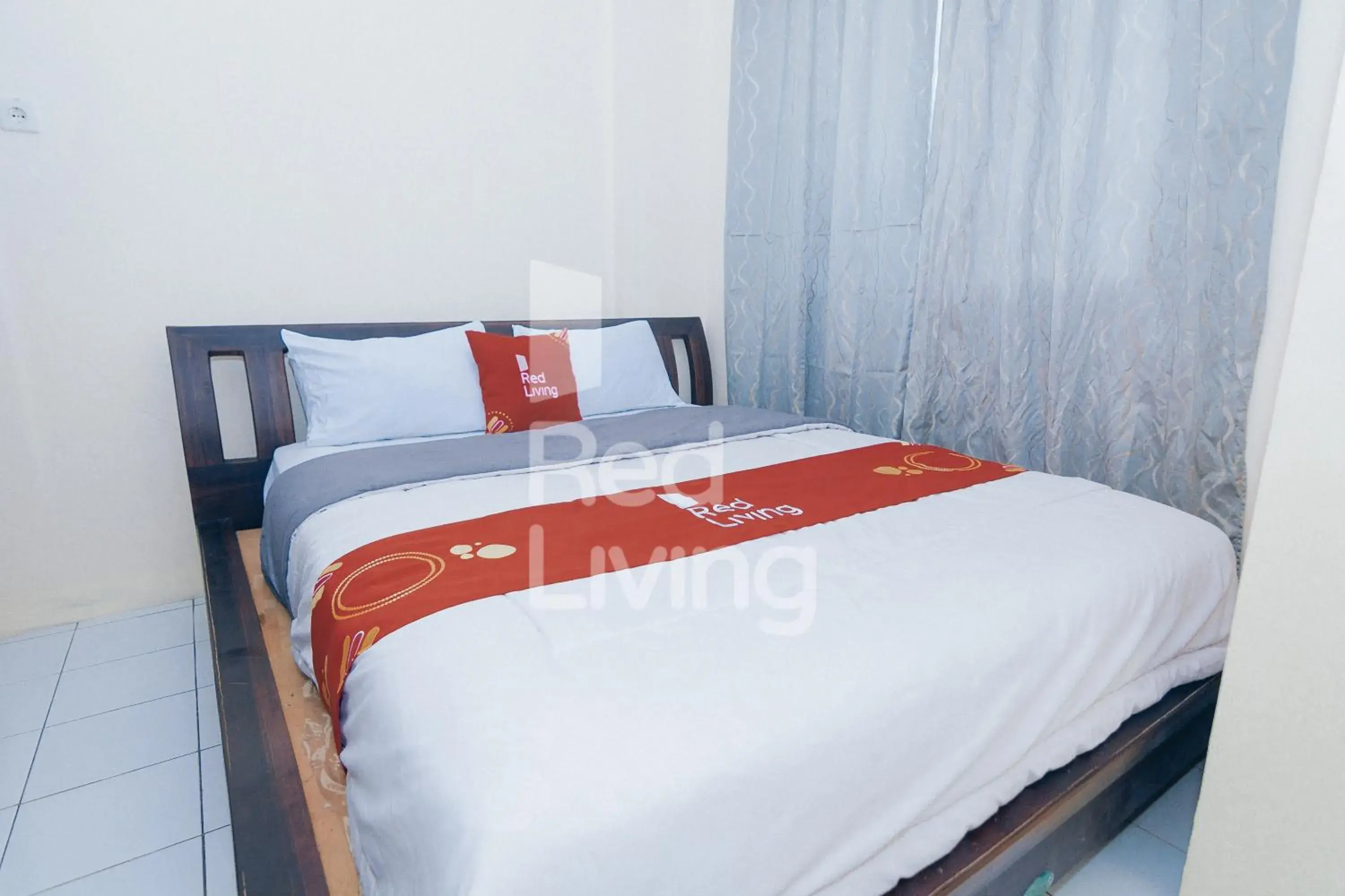 Bedroom, Bed in RedLiving Apartemen Emerald Hill - SR Rooms Tower Green Bedroom, Bed in RedLiving Apartemen Emerald Hill - SR Rooms Tower Green
