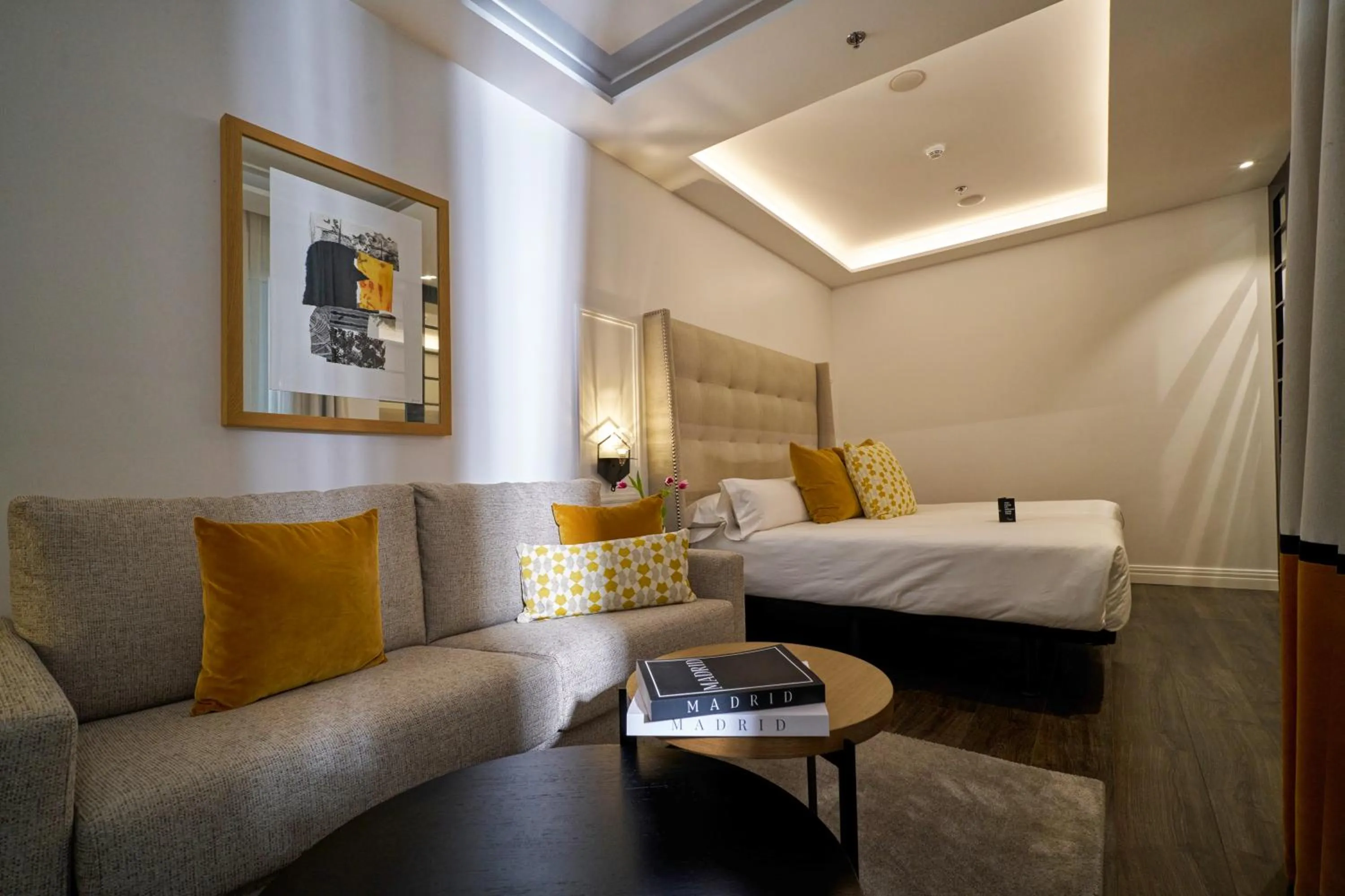 Photo of the whole room, Bed in Hotel Regina